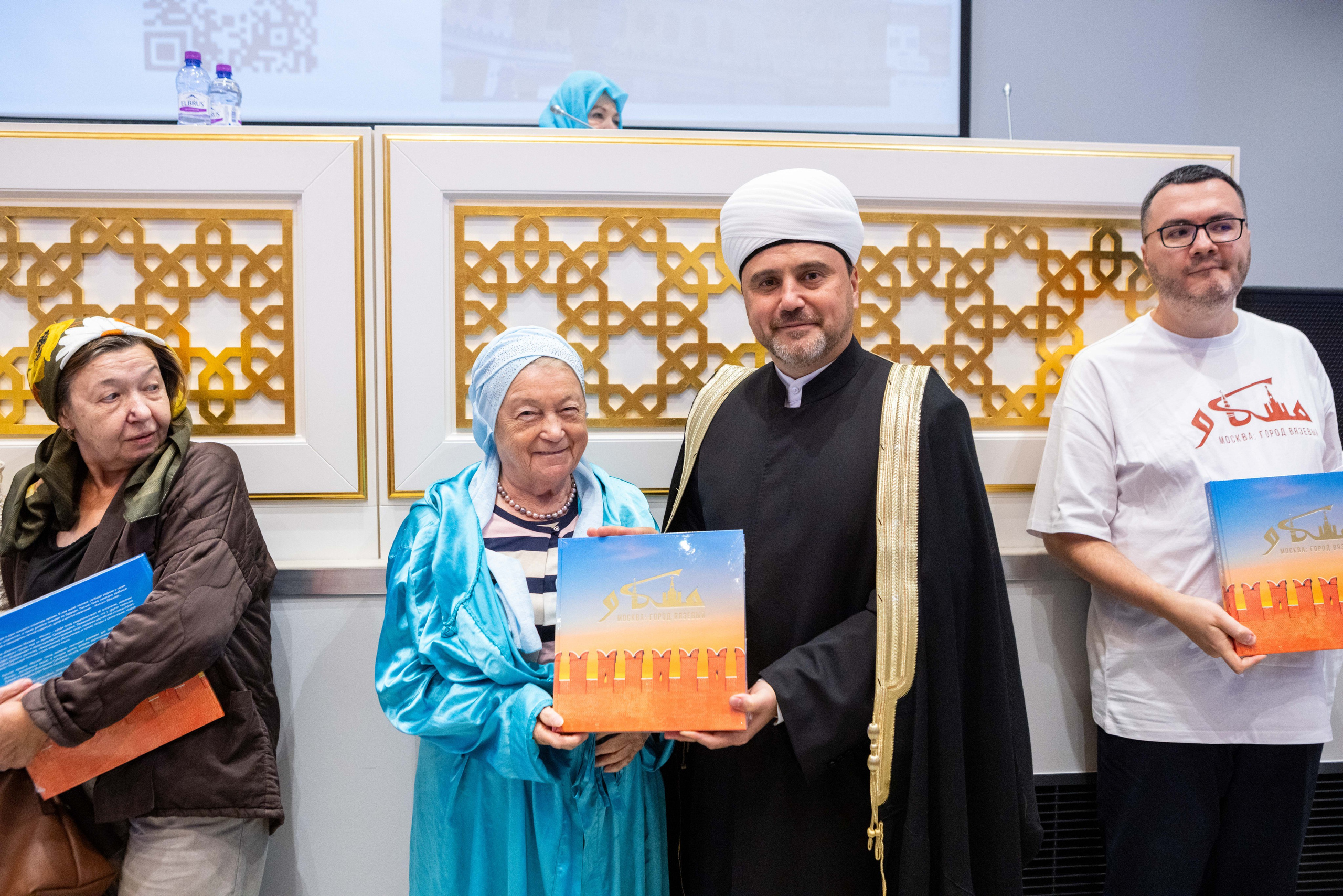 Репортаж с презентации книги — «Москва: город вязевый». Рекламный, предметный, репортажный, семейный фотограф и художник в Москве