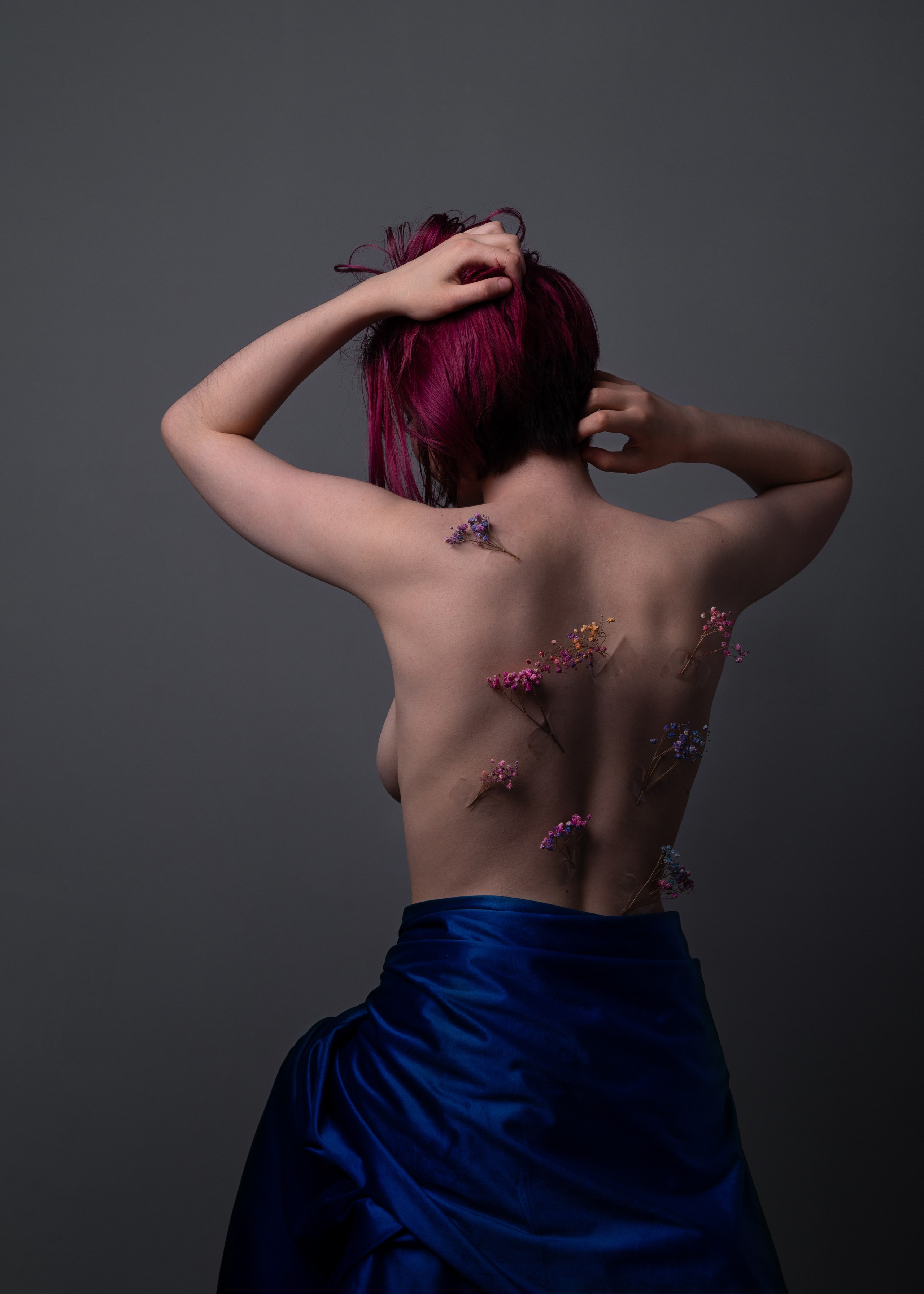 Она могла быть собой. Или кем-то другим. Или кем-то между. И это всегда было честно. Без натяжки. Без лишнего.