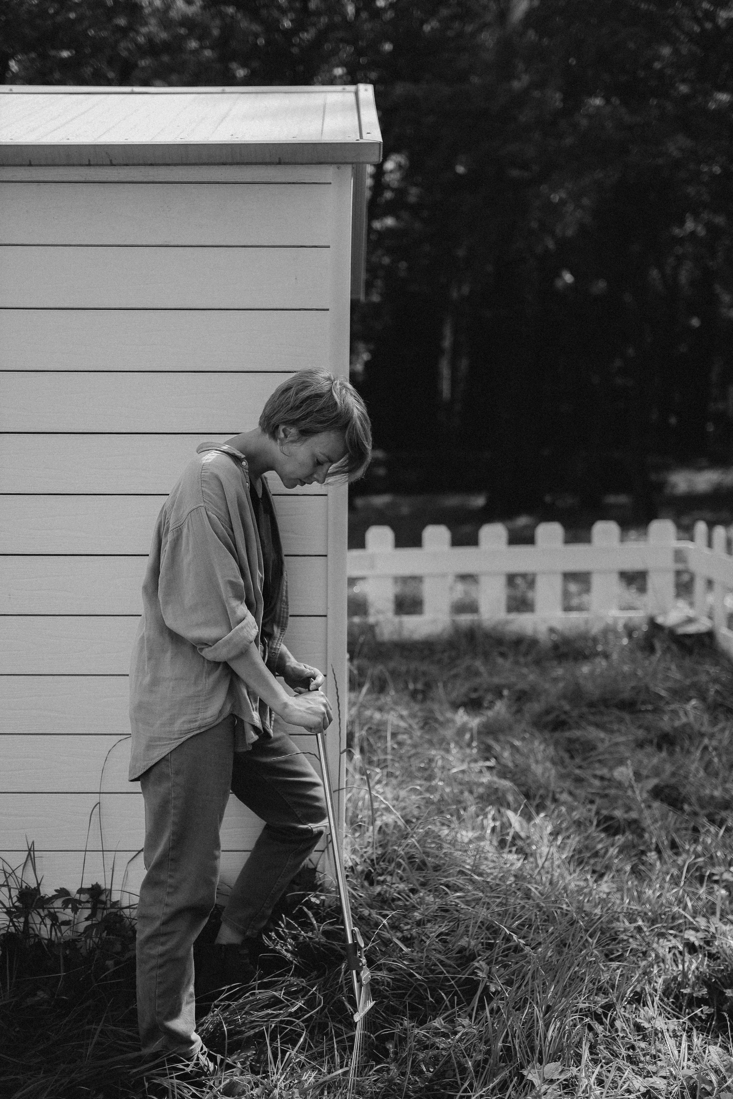 Дина и Миа в огороде. Семейный и детский фотограф в Москве Анастасия Меликова