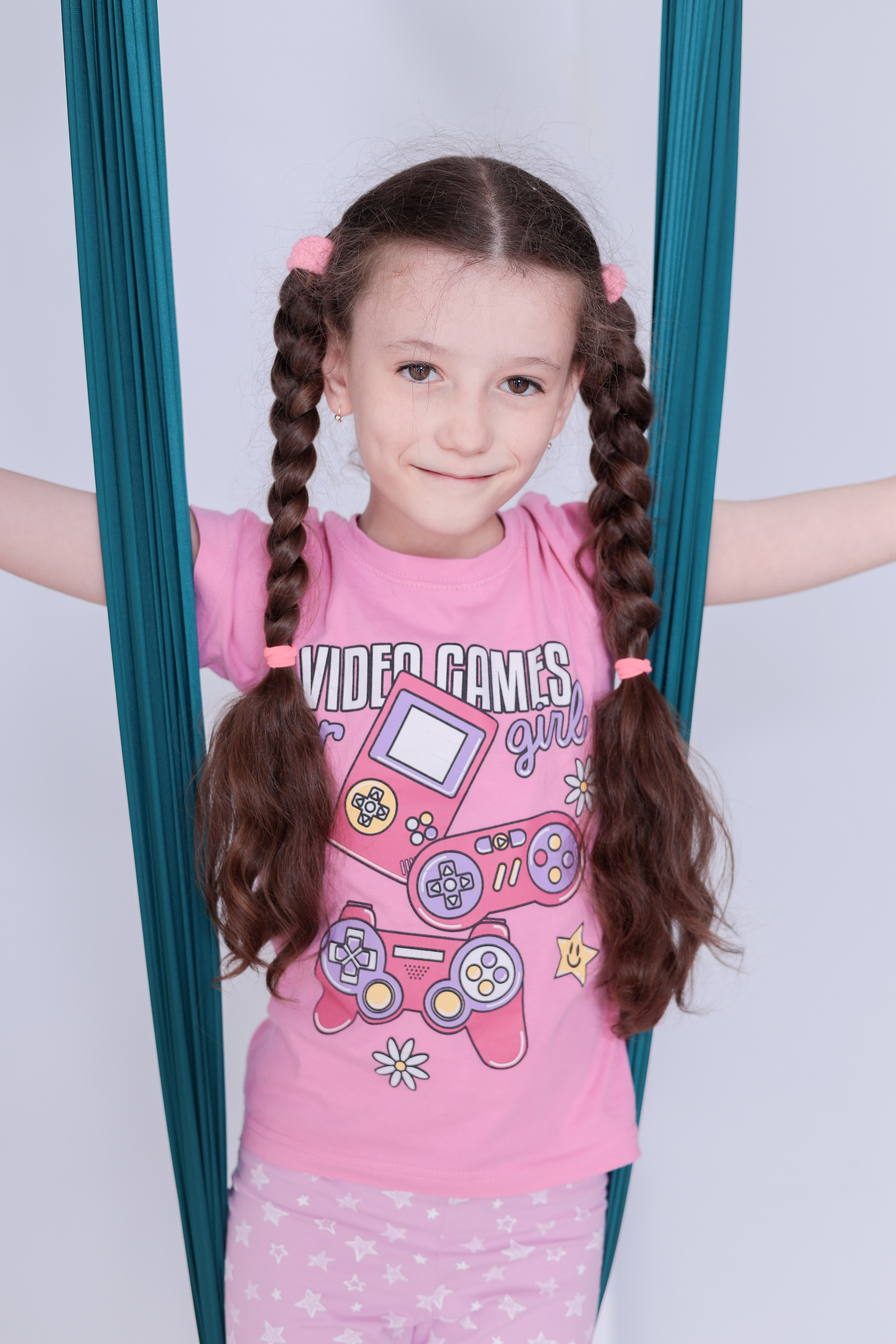 Детская аэройога. Фотограф Надршина Лилия