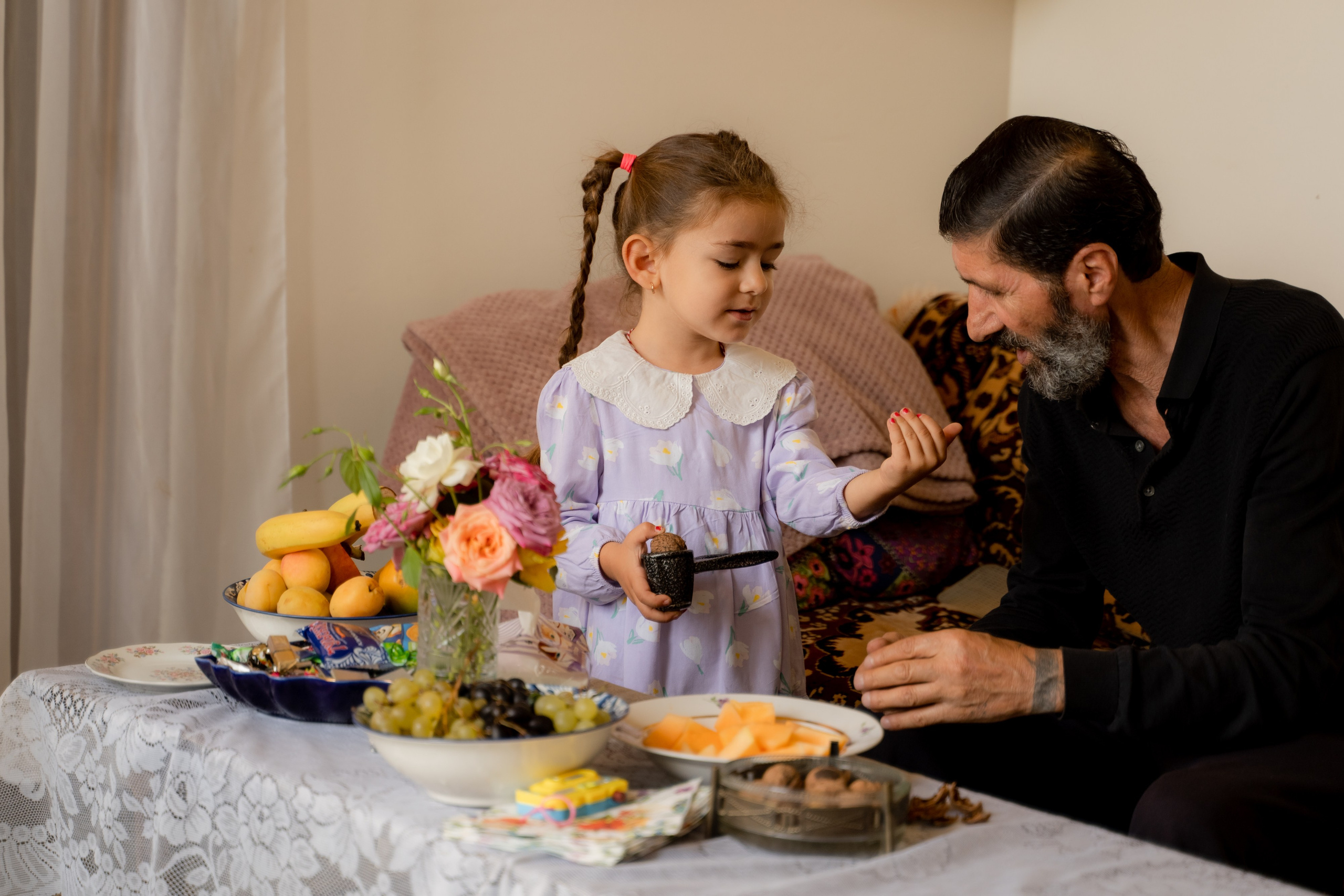 Аруся с дедушкой. Портретный и свадебный фотограф Алла Карени Москва