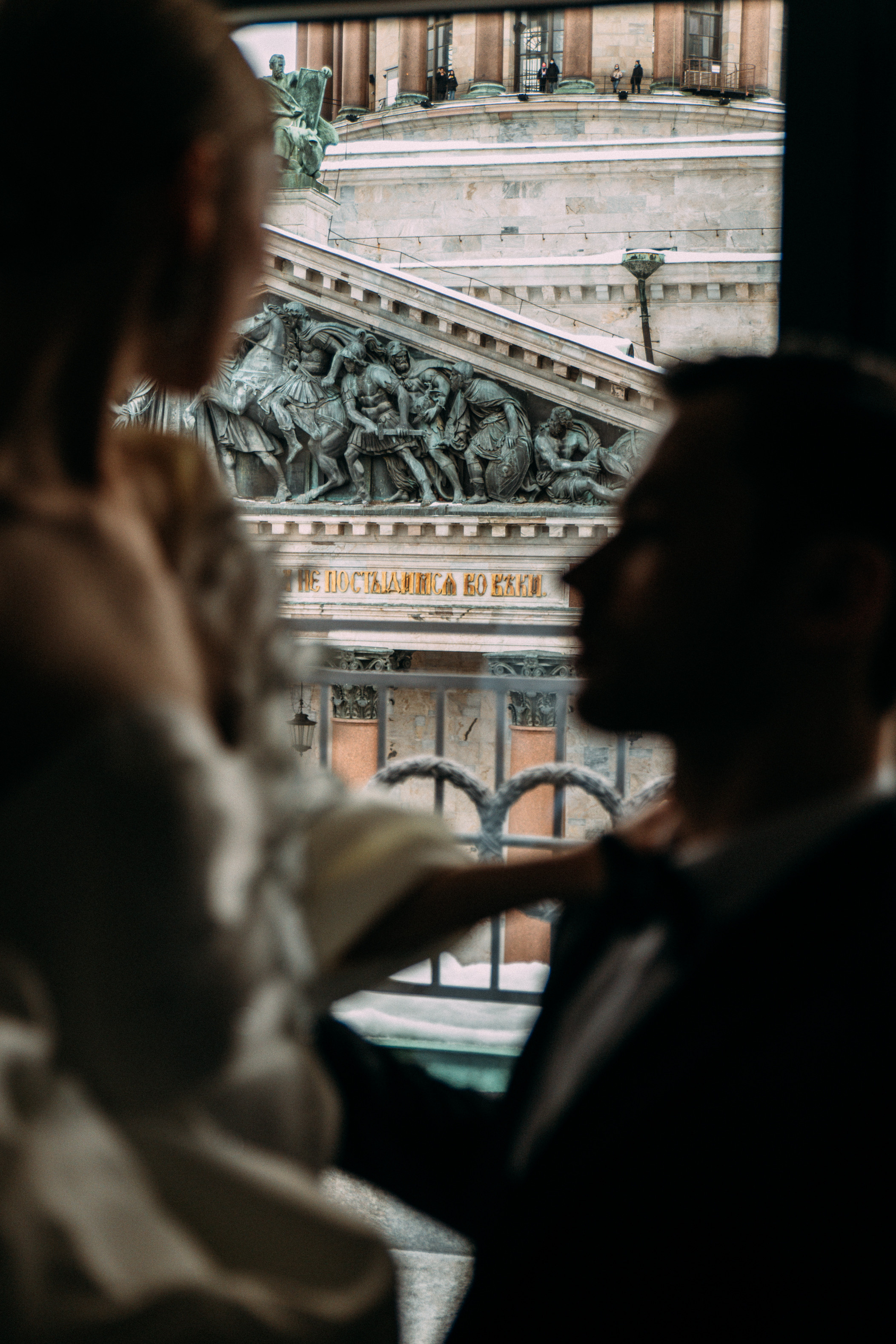 Свадебная фотосъёмка в отеле Four Seasons Lion. Свадебный фотограф и видеограф — Сергей и Дарья