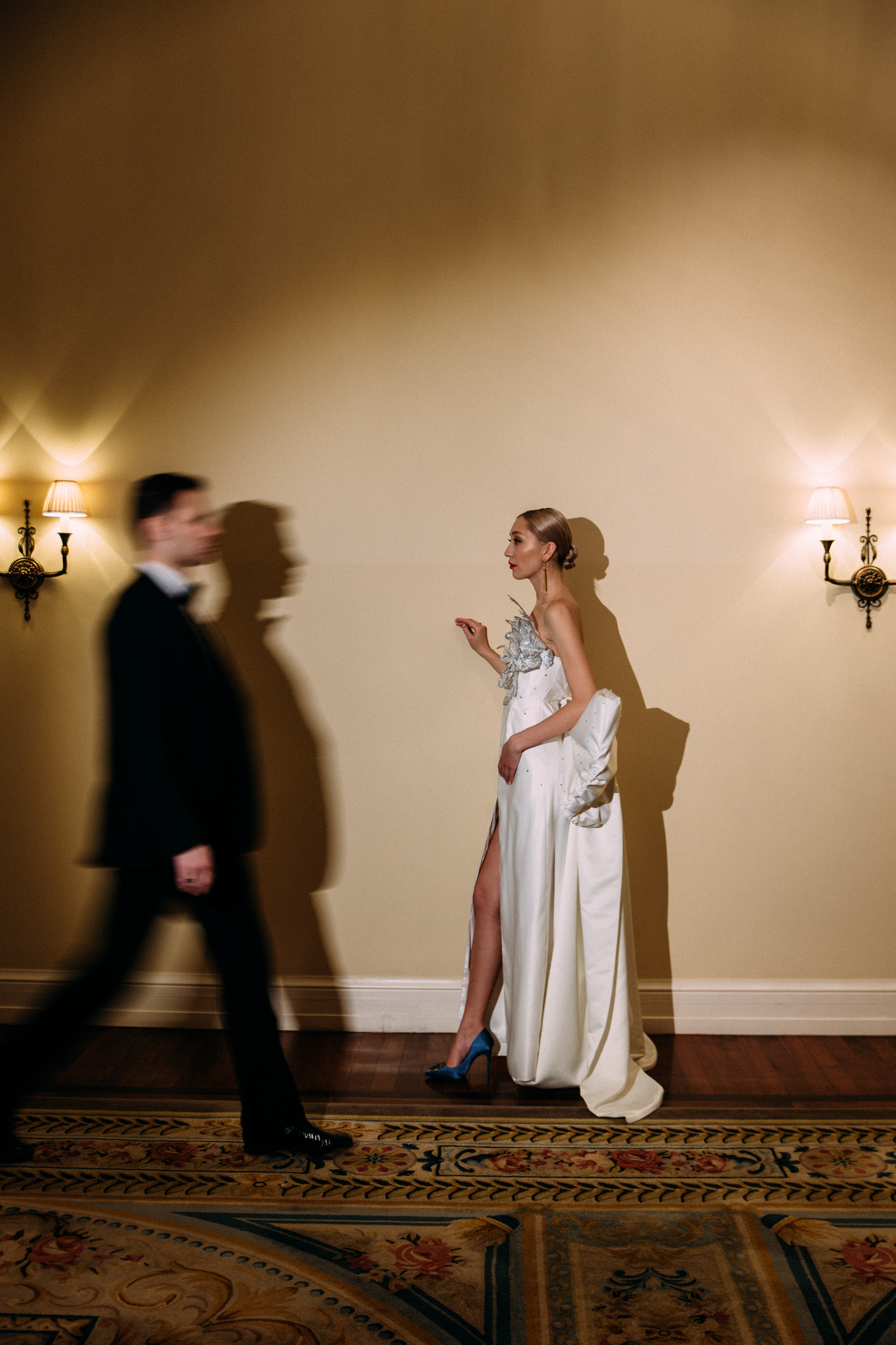 Свадебная фотосъёмка в отеле Four Seasons Lion. Свадебный фотограф и видеограф — Сергей и Дарья