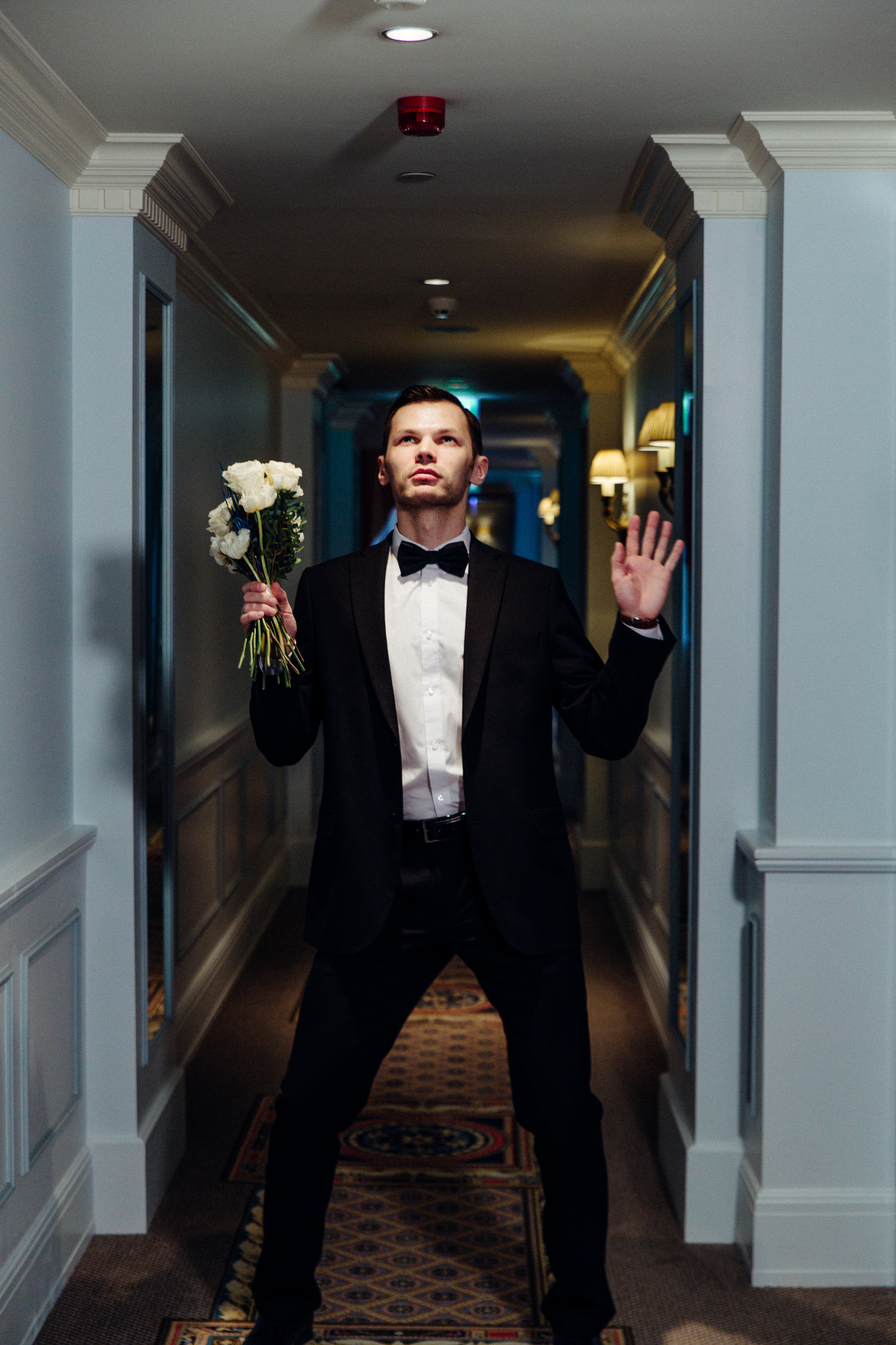 Свадебная фотосъёмка в отеле Four Seasons Lion. Свадебный фотограф и видеограф — Сергей и Дарья