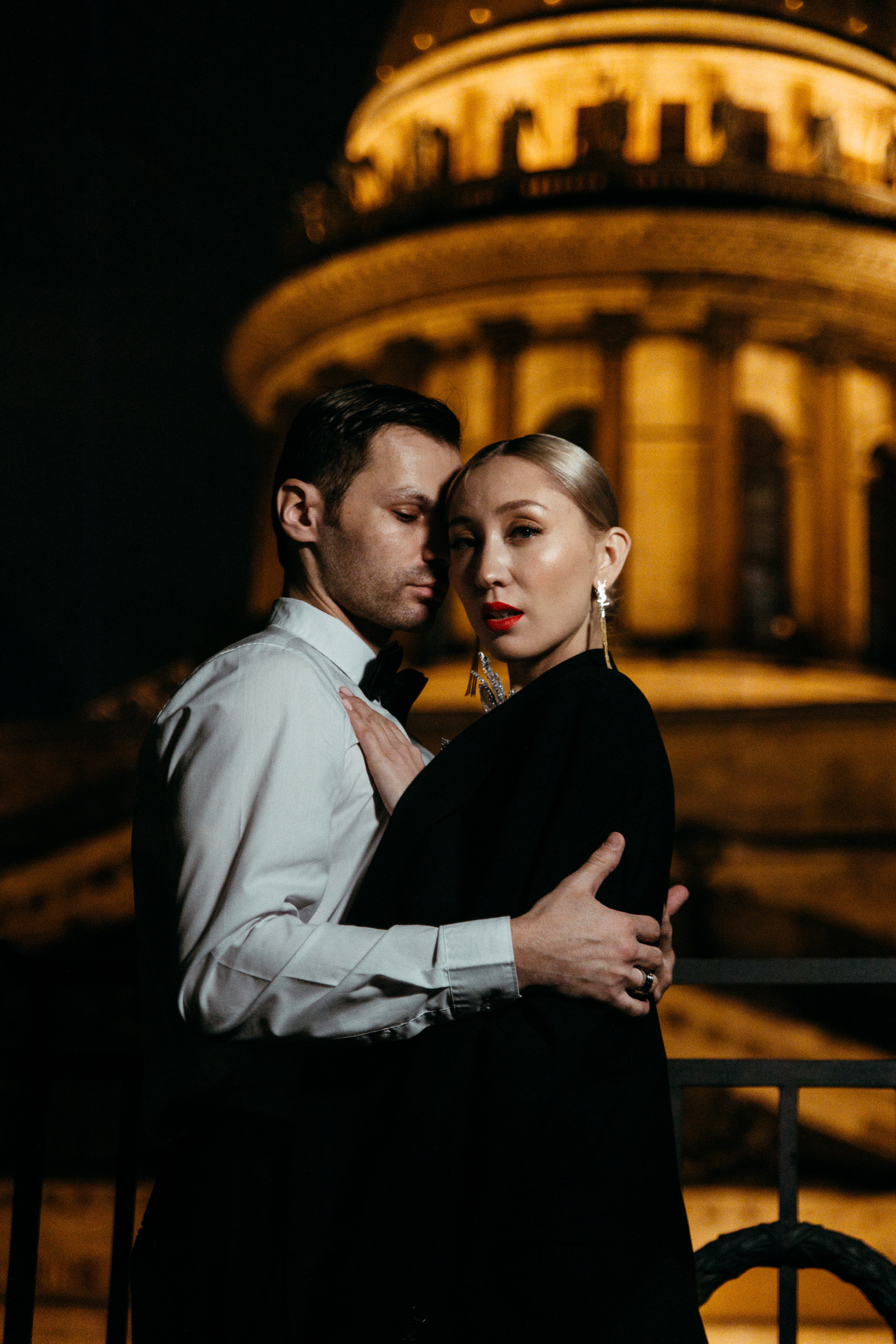 Свадебная фотосъёмка в отеле Four Seasons Lion. Свадебный фотограф и видеограф — Сергей и Дарья