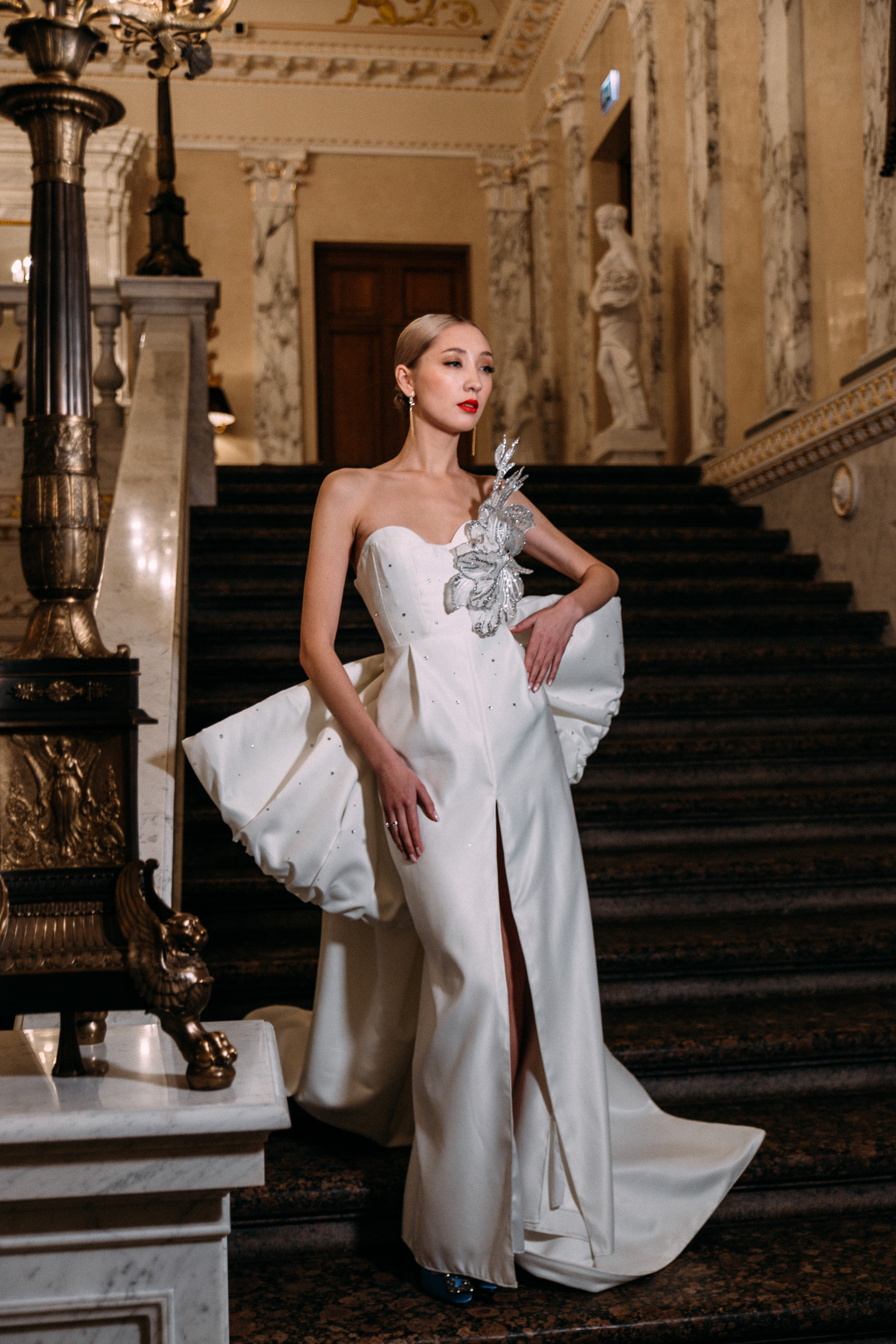 Свадебная фотосъёмка в отеле Four Seasons Lion. Свадебный фотограф и видеограф — Сергей и Дарья