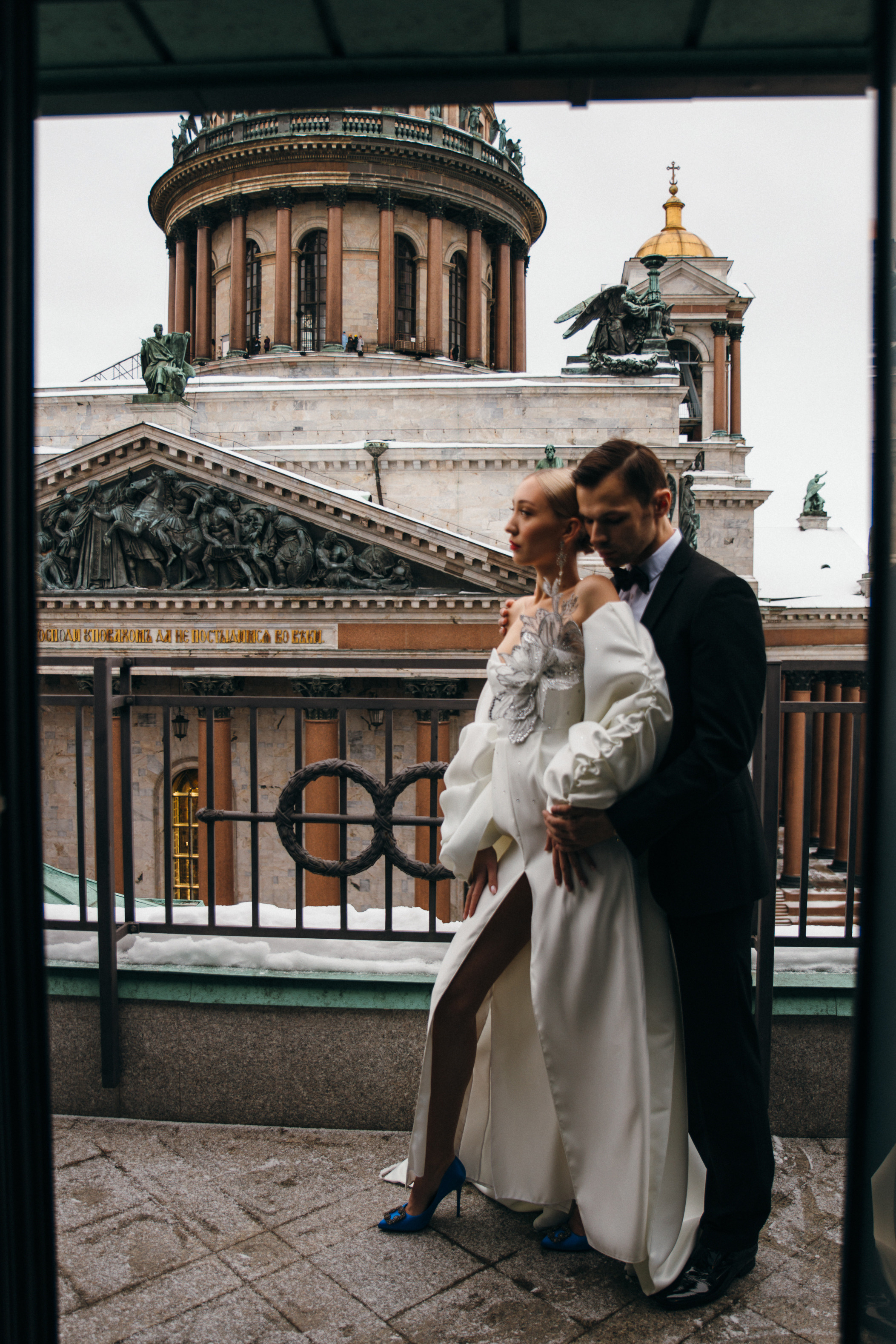 Свадебная фотосъёмка в отеле Four Seasons Lion. Свадебный фотограф и видеограф — Сергей и Дарья