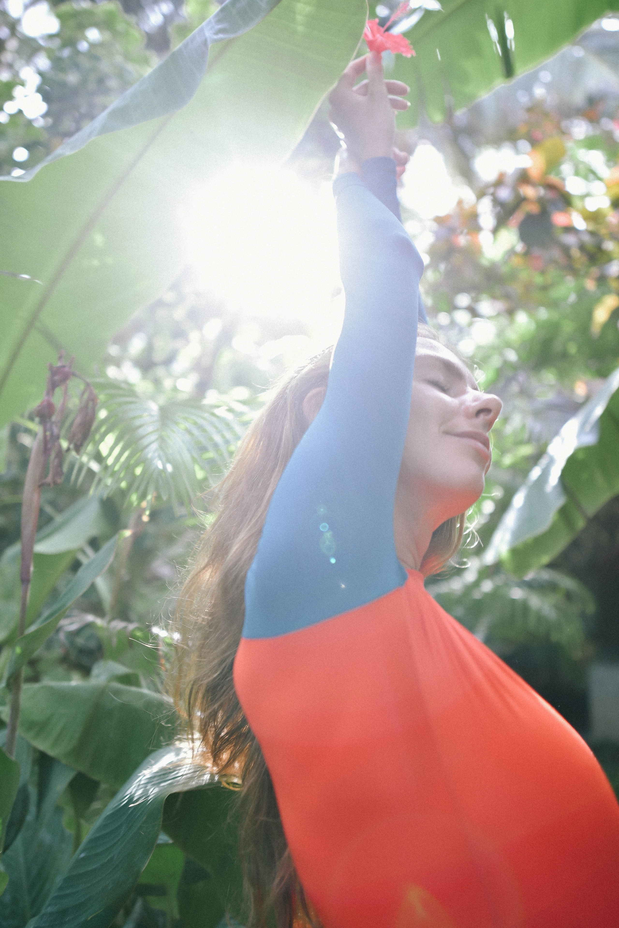 Съемка серфинга с воды в Аругам Бэй | Девушка на волнах восточного побережья. Фотограф на Шри-Ланке