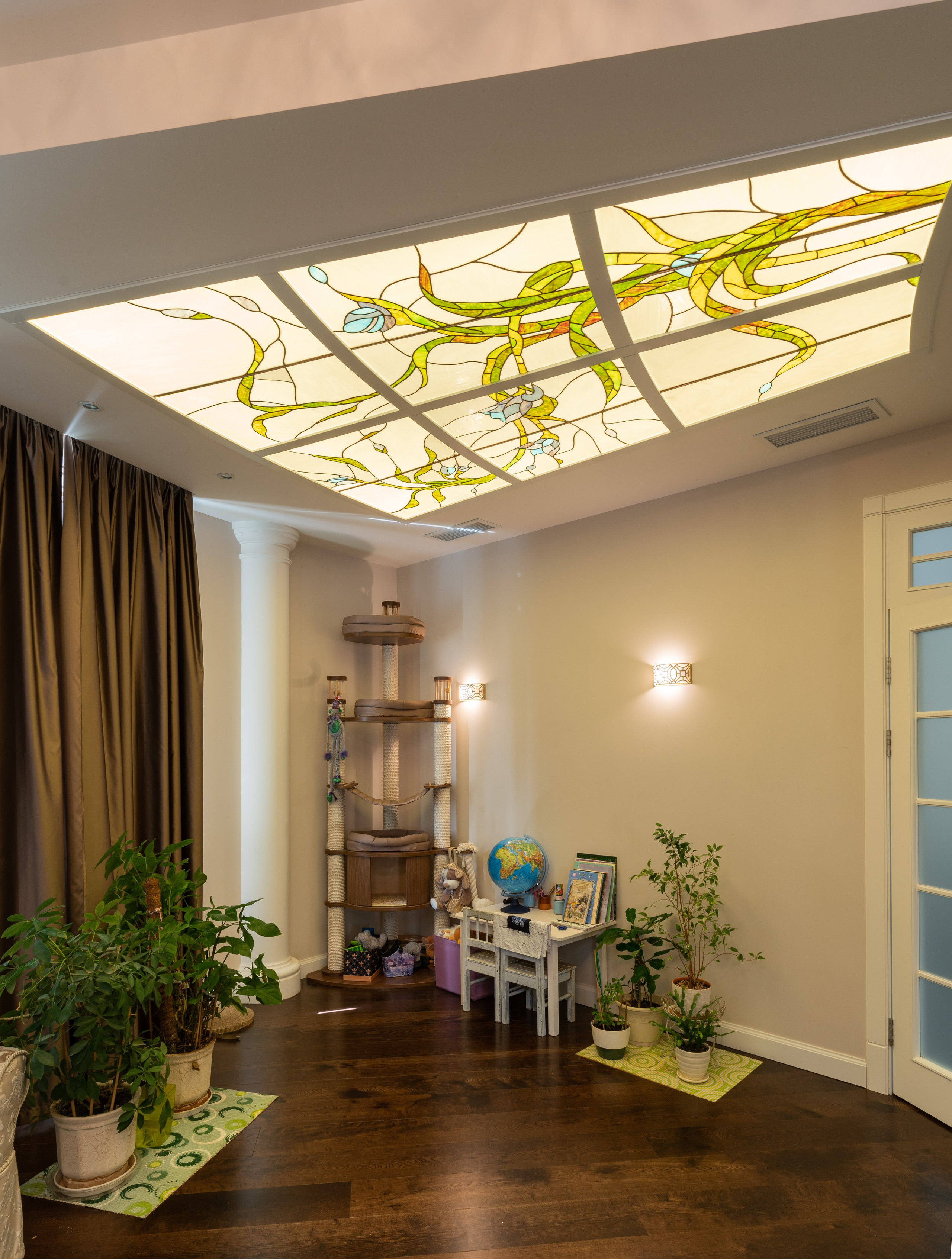 Витражные потолочные плафоны частного дома. Витраж и мозаика на заказ в Санкт-Петербурге