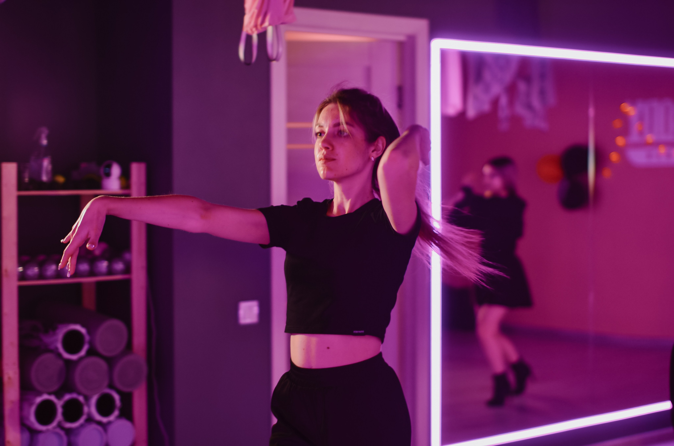 Фоторепортаж мероприятия в фитнес-клубе. Денисова Аля — фотограф для парных съемок и индивидуальных историй в Барнауле