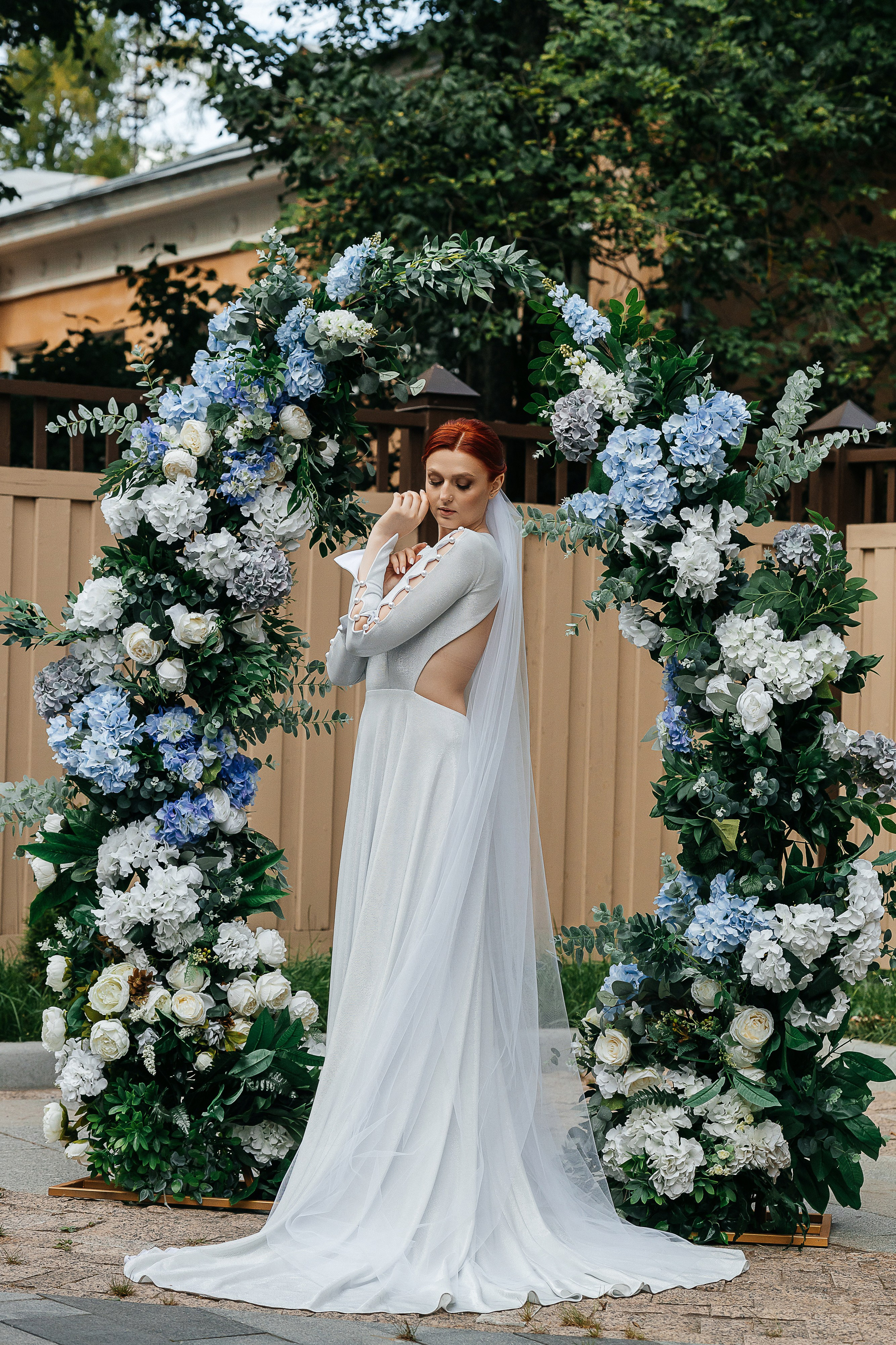 Фотосъемка невесты в эксклюзивном свадебном платье. Олег Сверчков | Свадебный фотограф Вологда