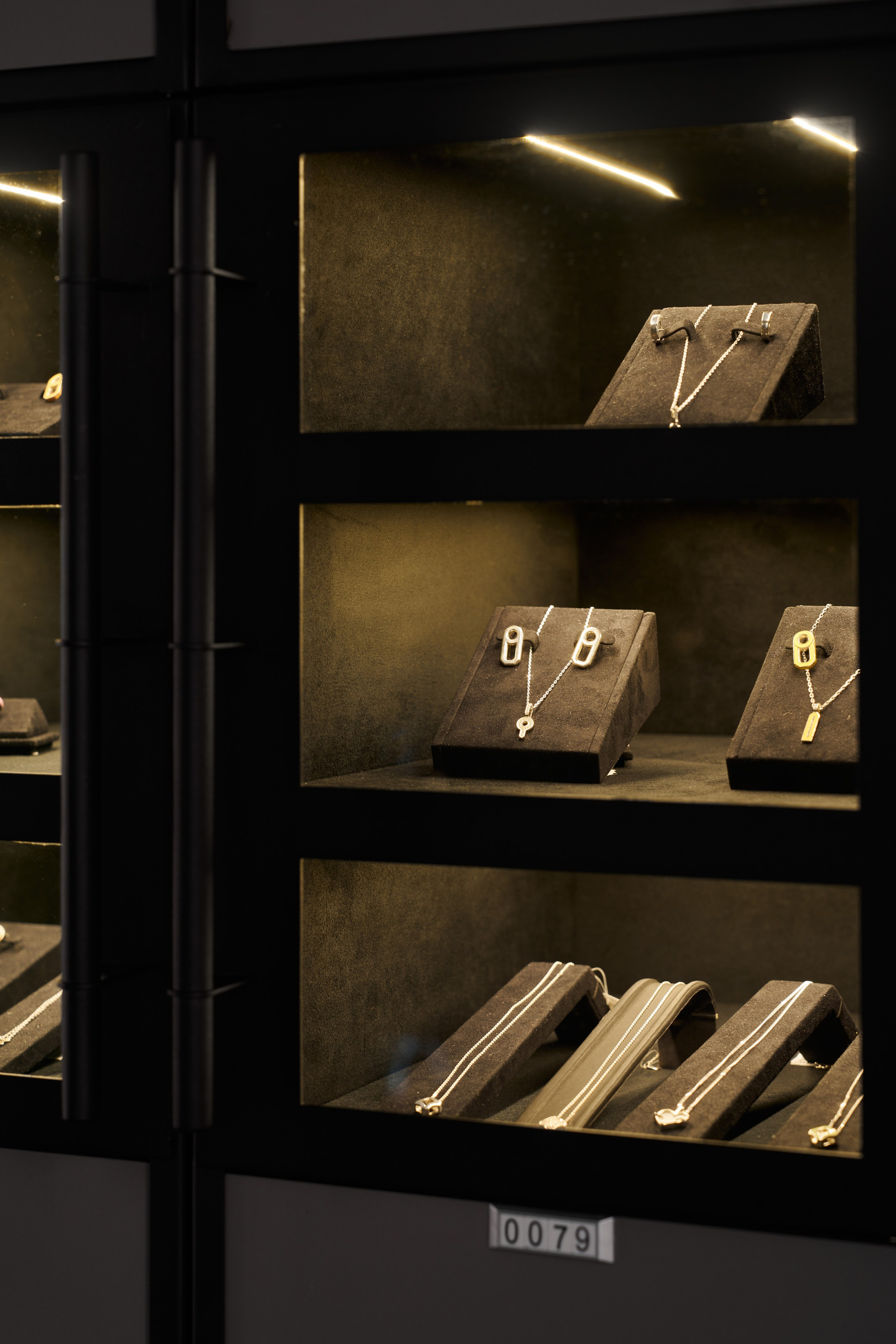 MOZI J. Главная