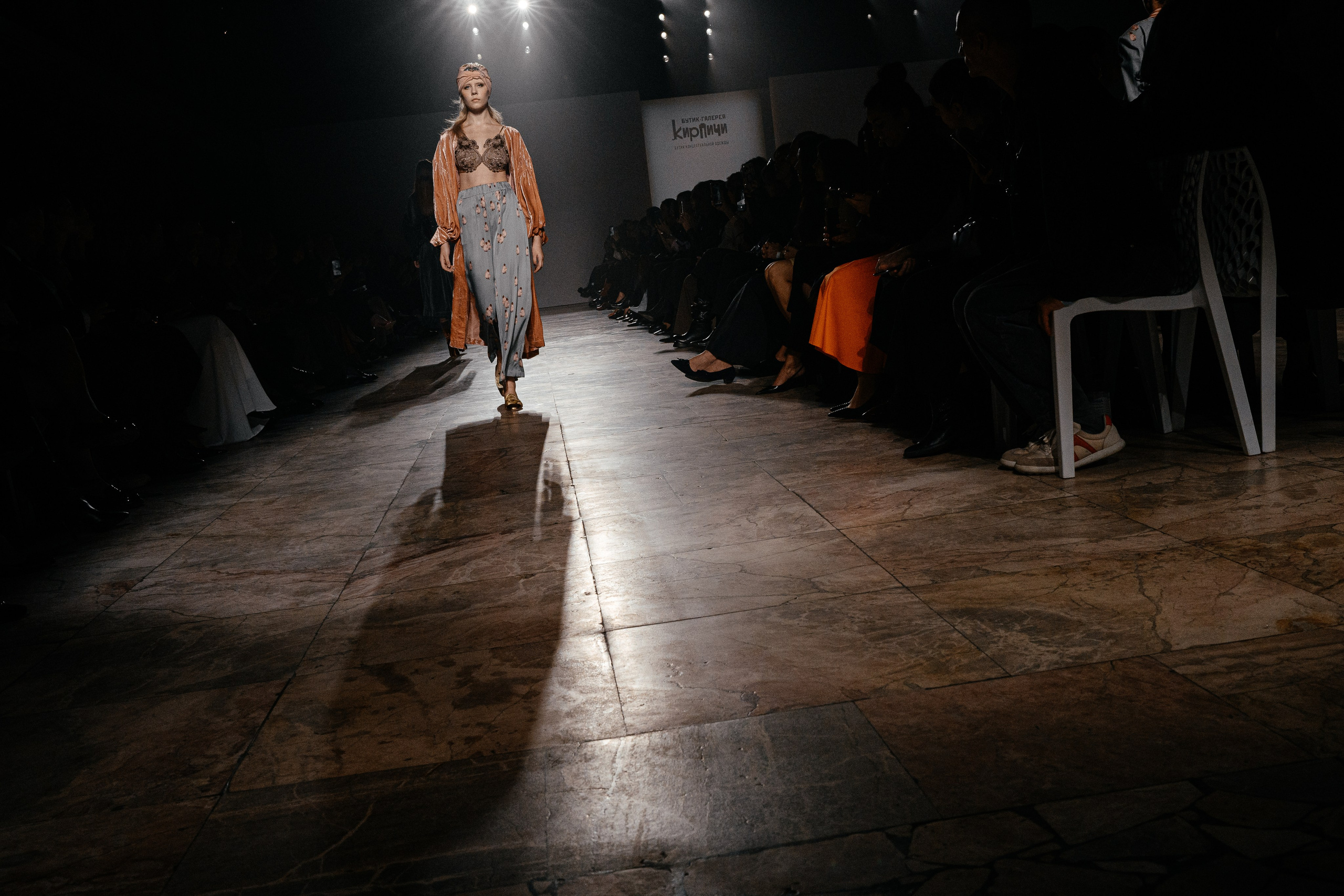 Показ Кирпичи. Коммерческий фотограф в Санкт-Петербурге Анна Кобзарь