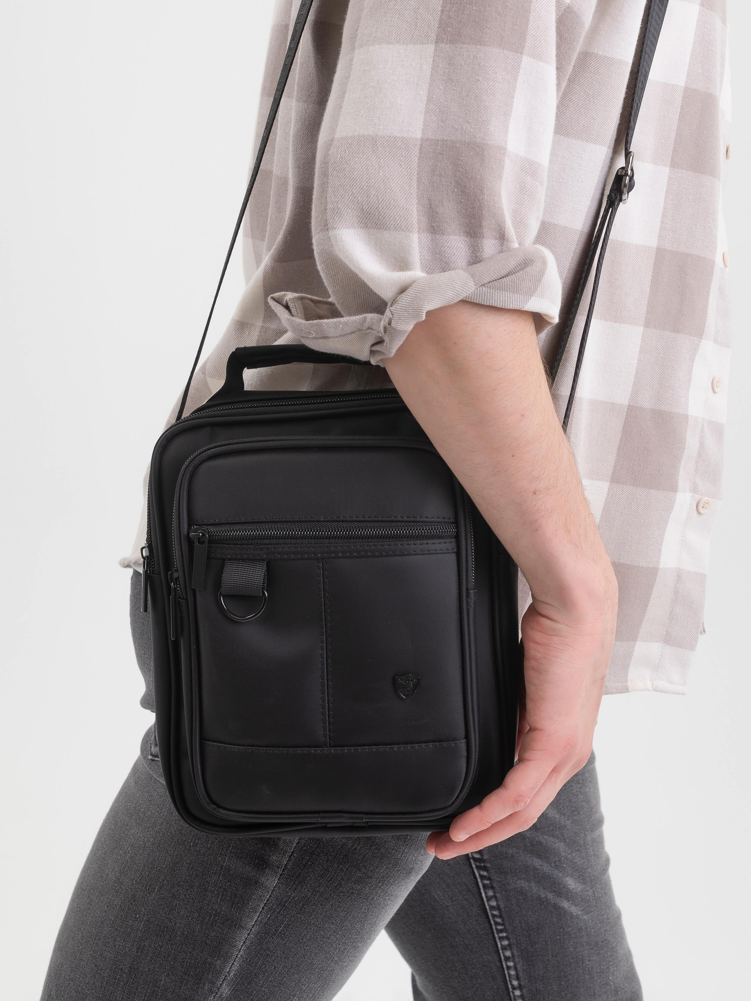 КАТАЛОГ СУМОК KARI. Фотограф