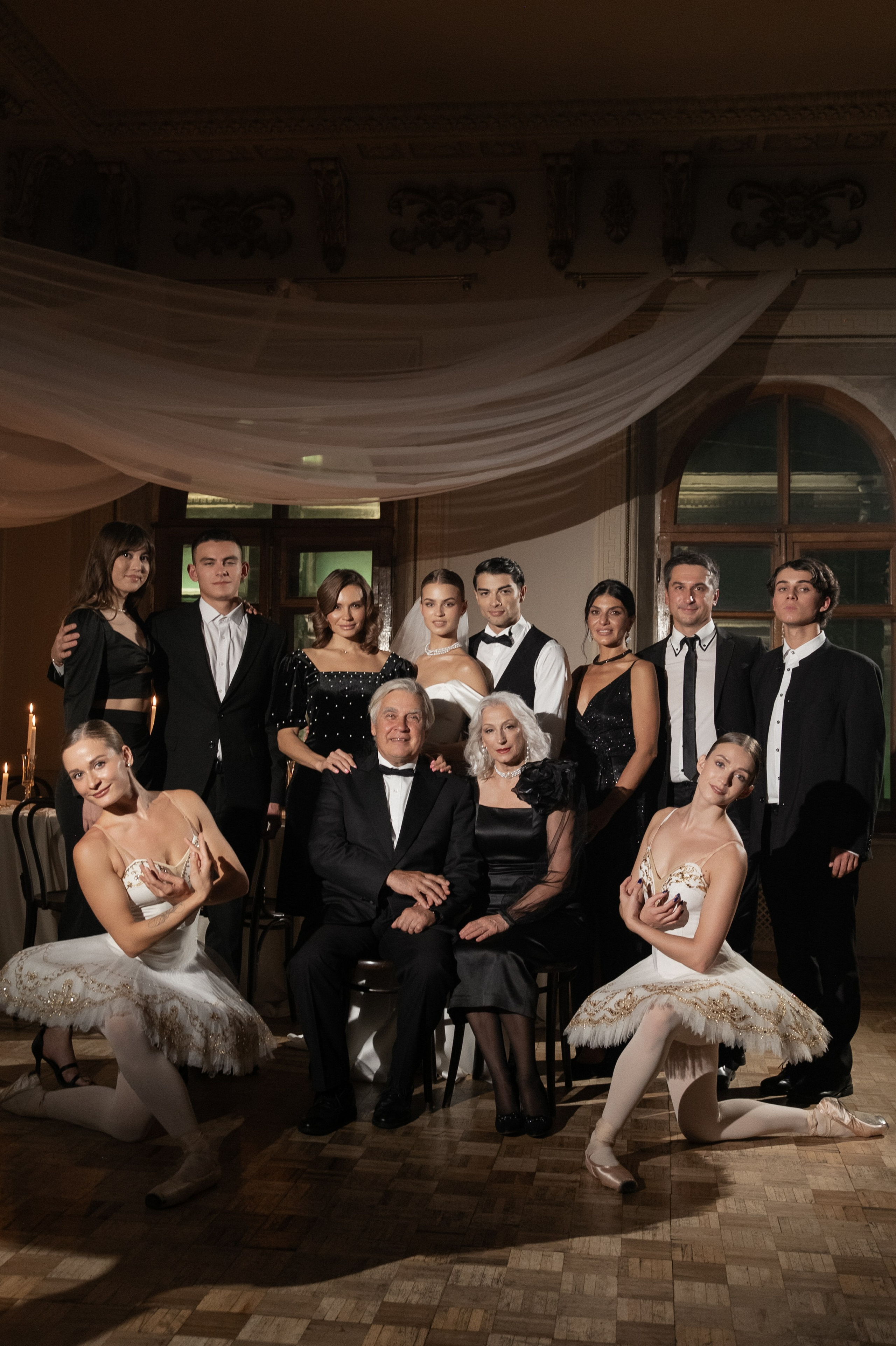 Камерный свадебный ужин при свечах в старинном особняке в фотостудии 21. Kult. Ярослава Ерина — свадебный фотограф в Москве