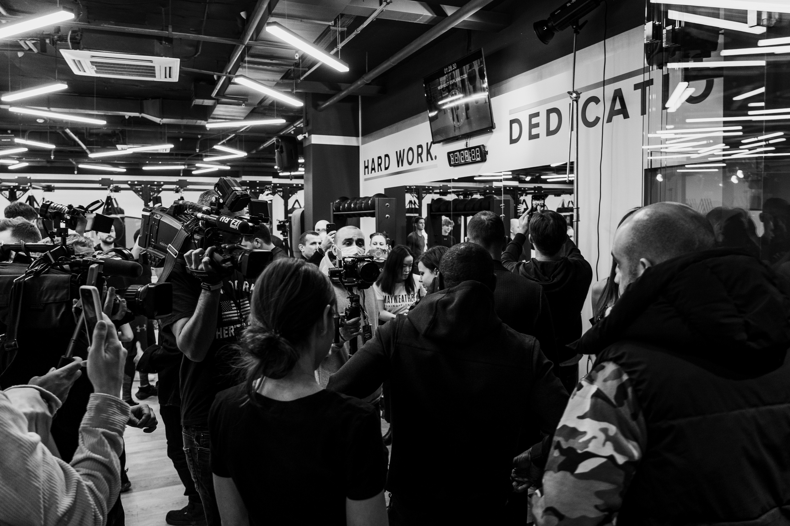 Флойд Мейвезер конференция и открытие зала бокса в Москве. Свадебные фотосессии в Москве. Фотограф Сергей Ржевский