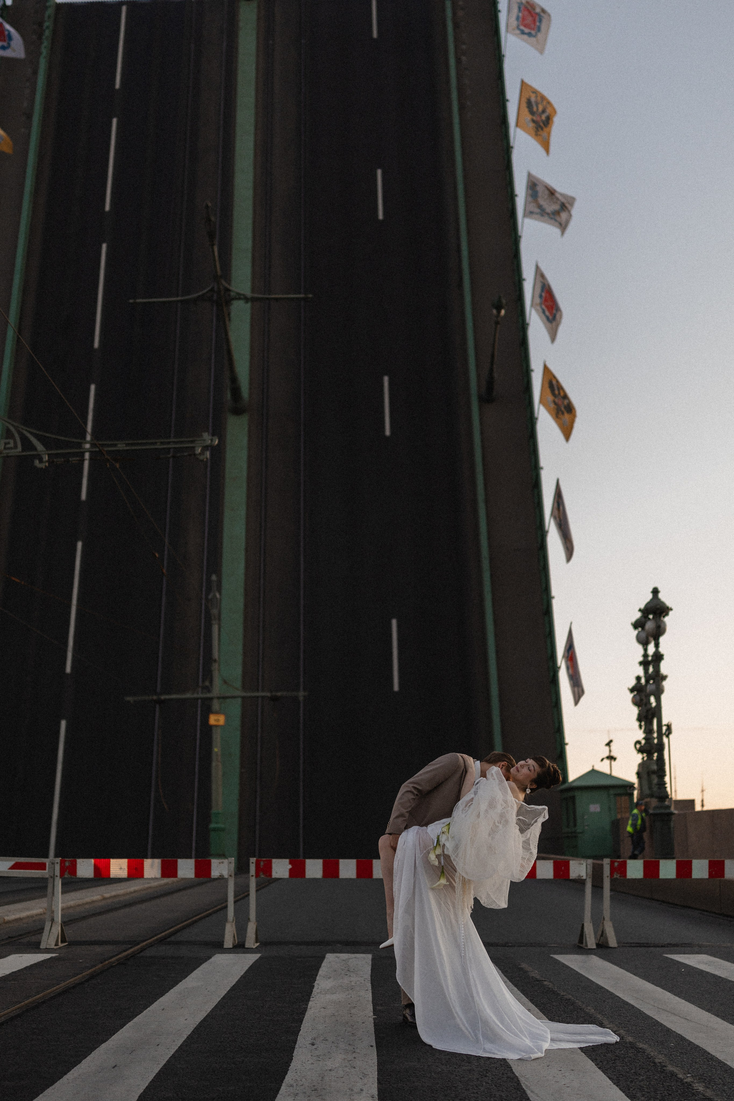 Мосты на рассвете. Юлия Анисимова — свадебный и семейный фотограф в Санкт-Петербурге