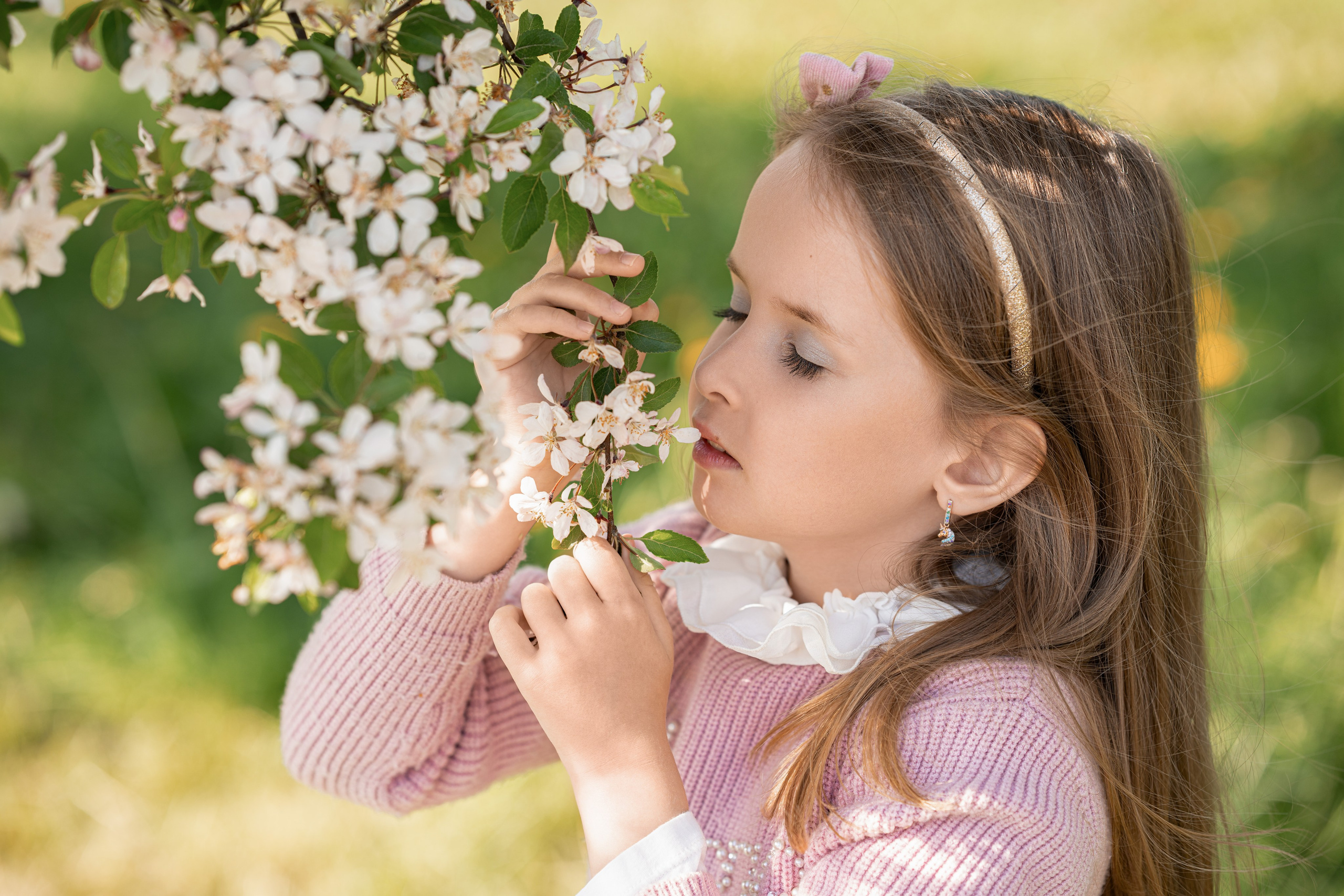 Ксюшенька в яблоневом саду. Семейный и портретный фотограф в Санкт-Петербурге Татьяна Гримоть