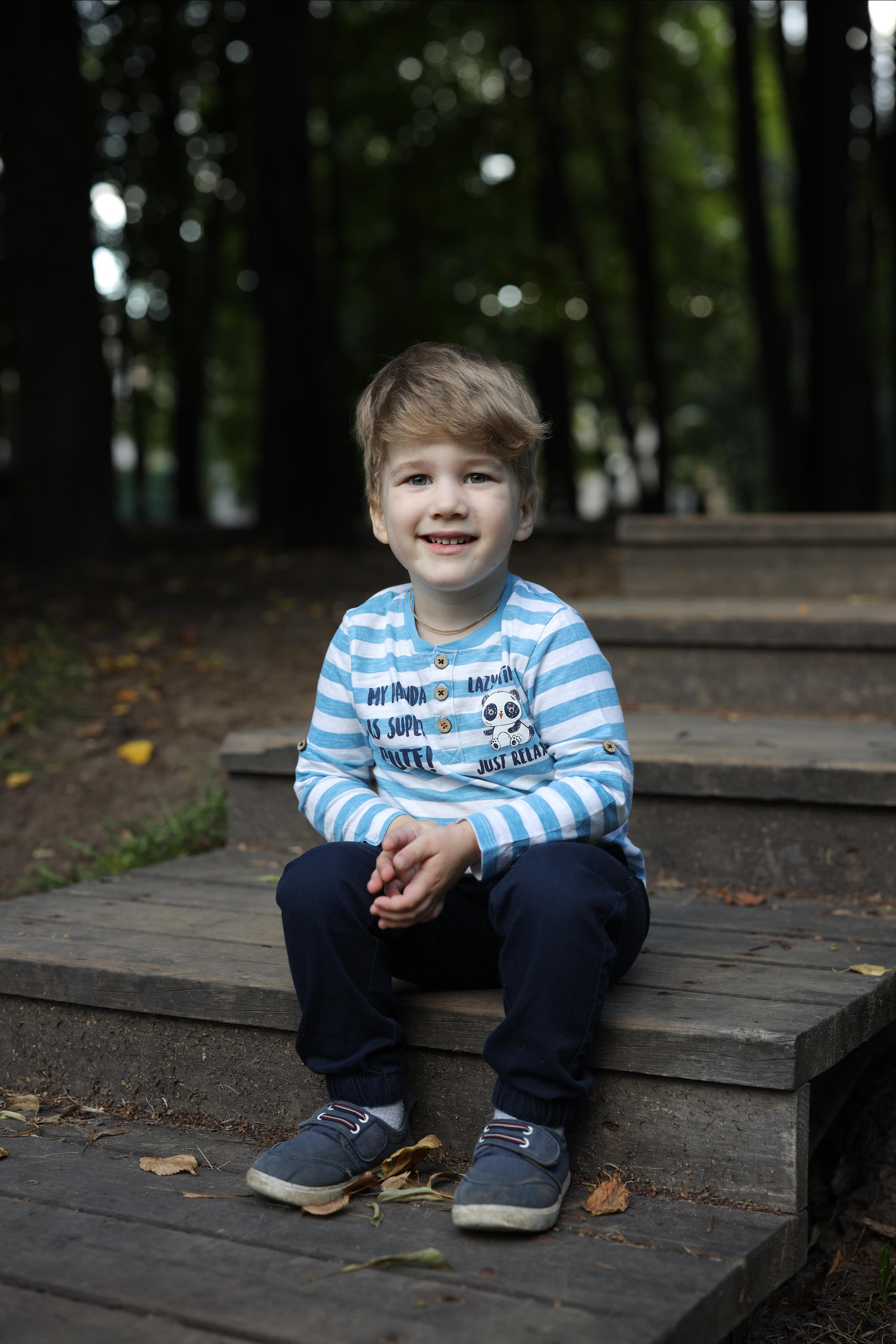 Парк Дружба (братья). Юрий Белозёров фотограф