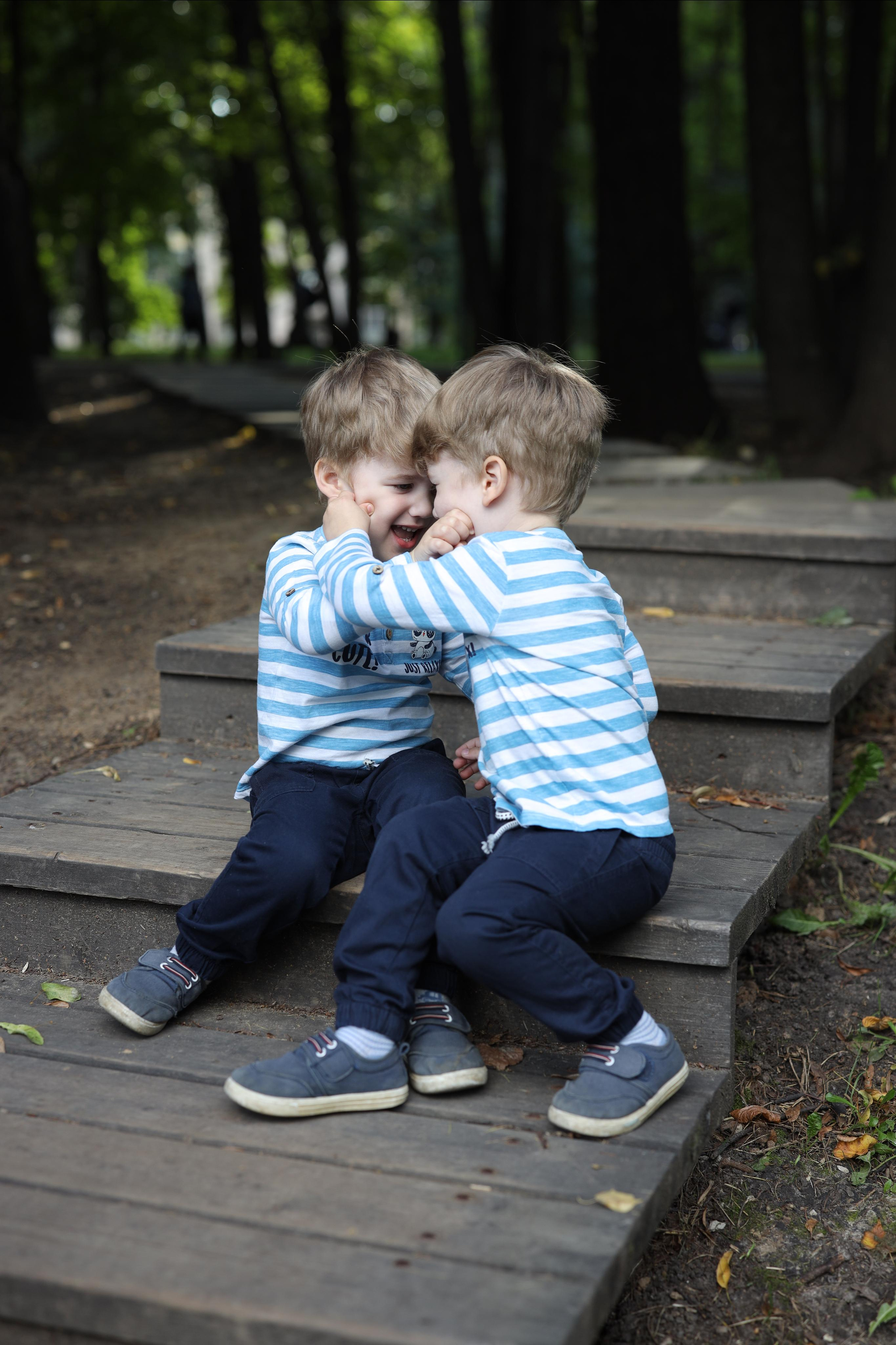 Парк Дружба (братья). Юрий Белозёров фотограф