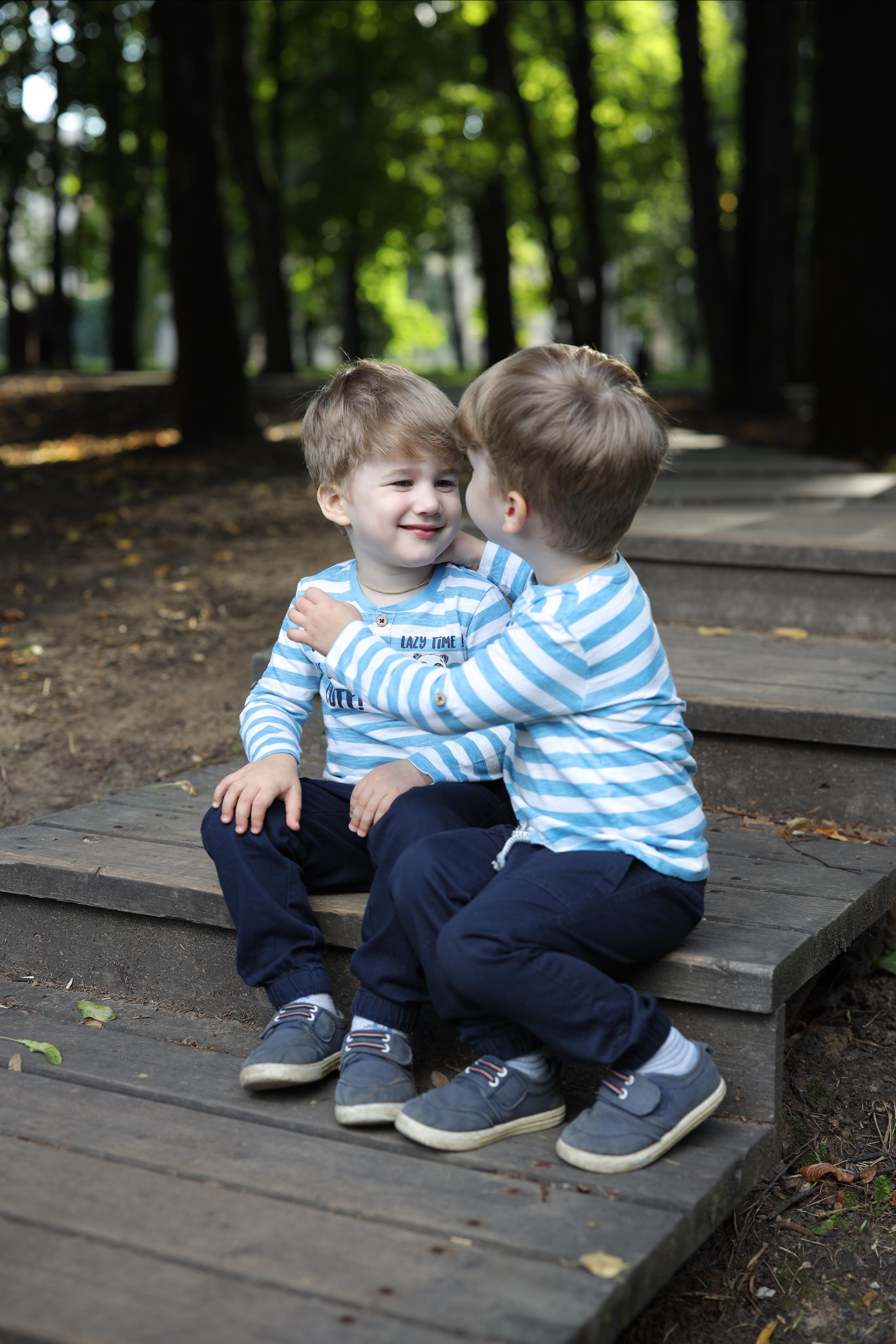Парк Дружба (братья). Юрий Белозёров фотограф
