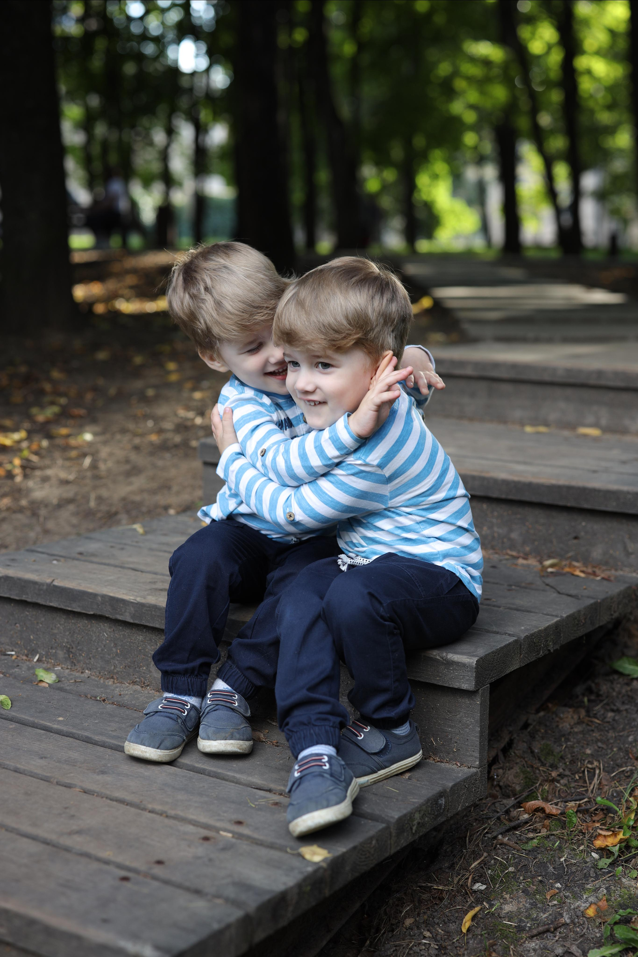 Парк Дружба (братья). Юрий Белозёров фотограф