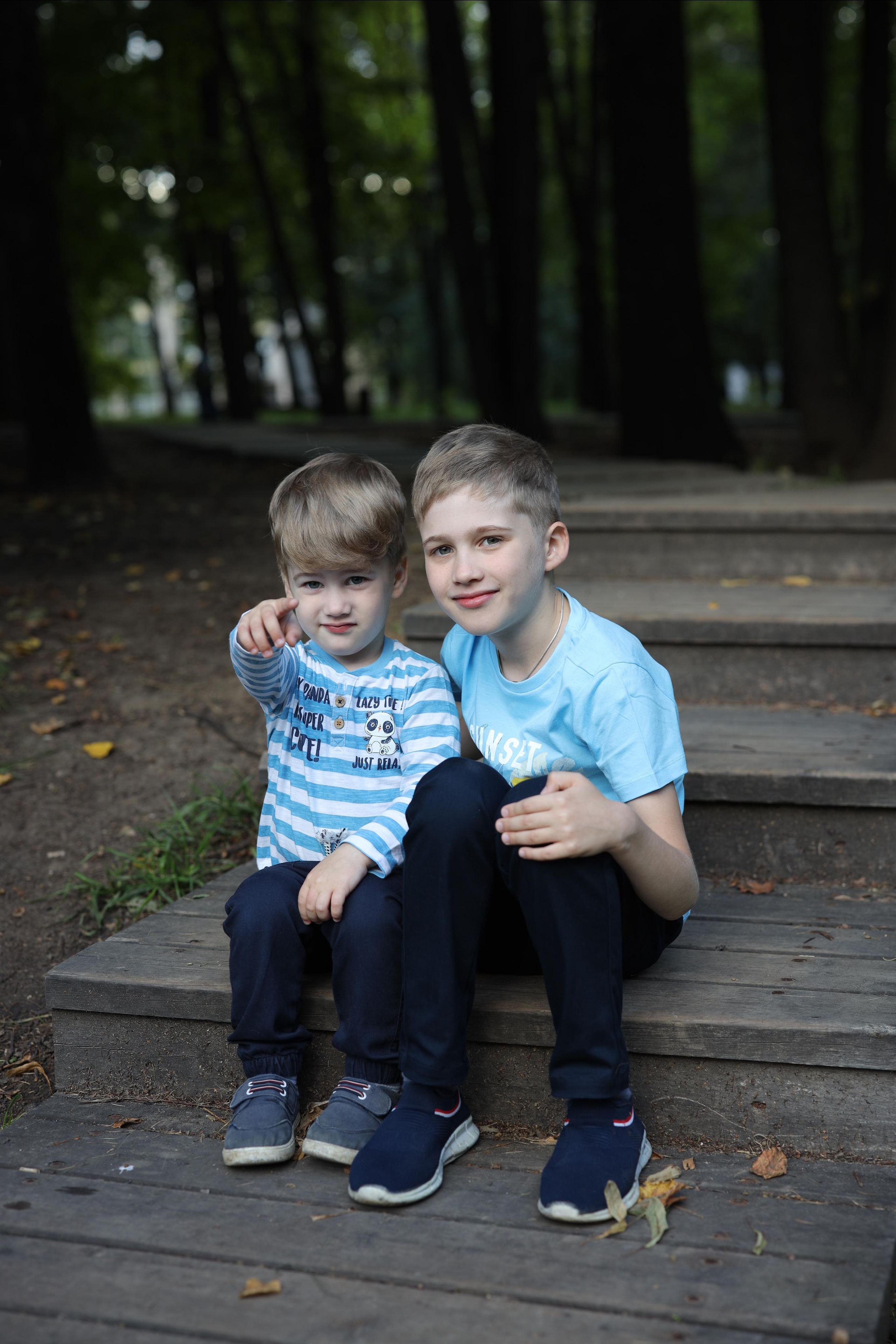 Парк Дружба (братья). Юрий Белозёров фотограф