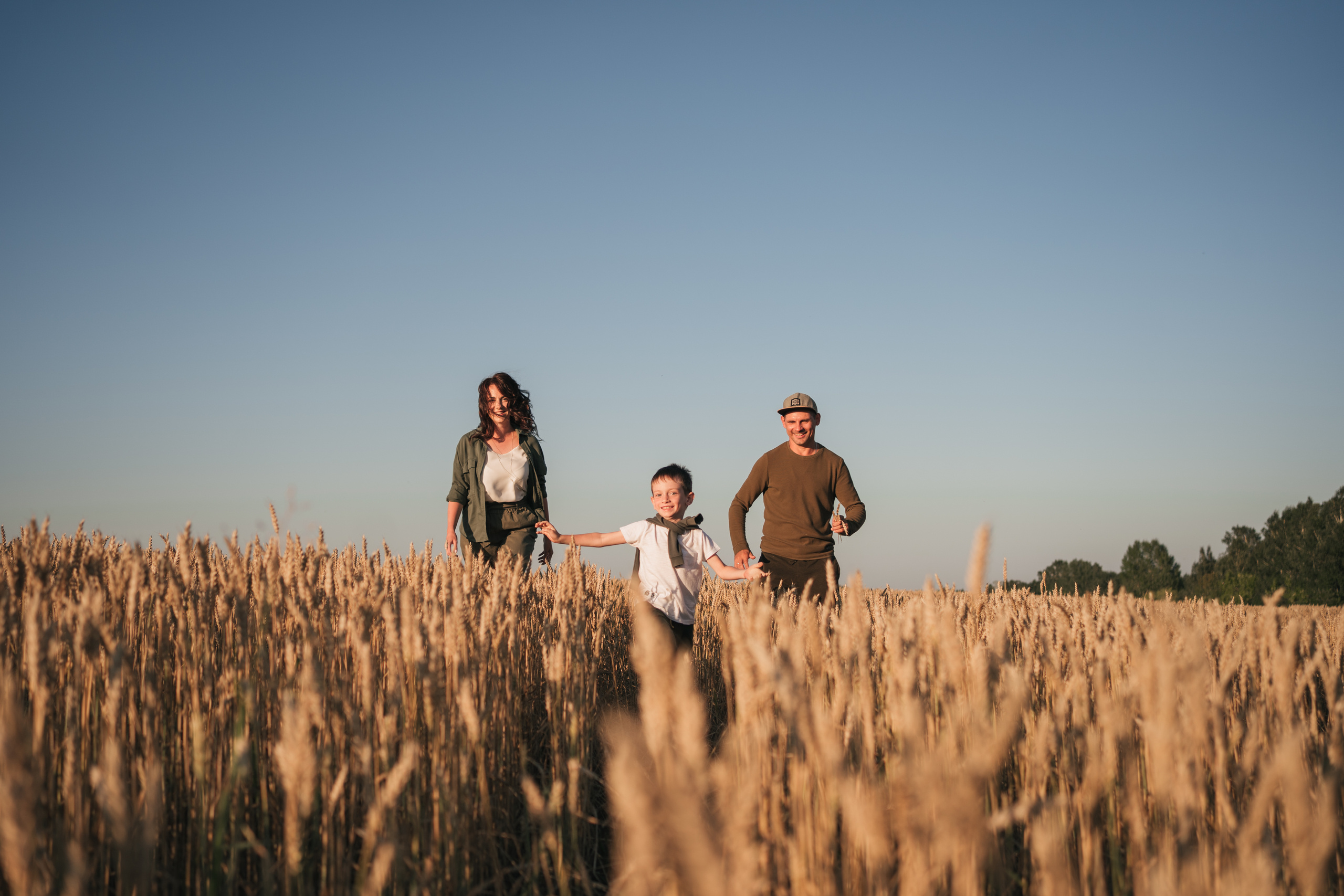 Фотосессия в пшеничном поле. Семейный фотограф, фотосессия беременности в Новосибирске Кристина Киб