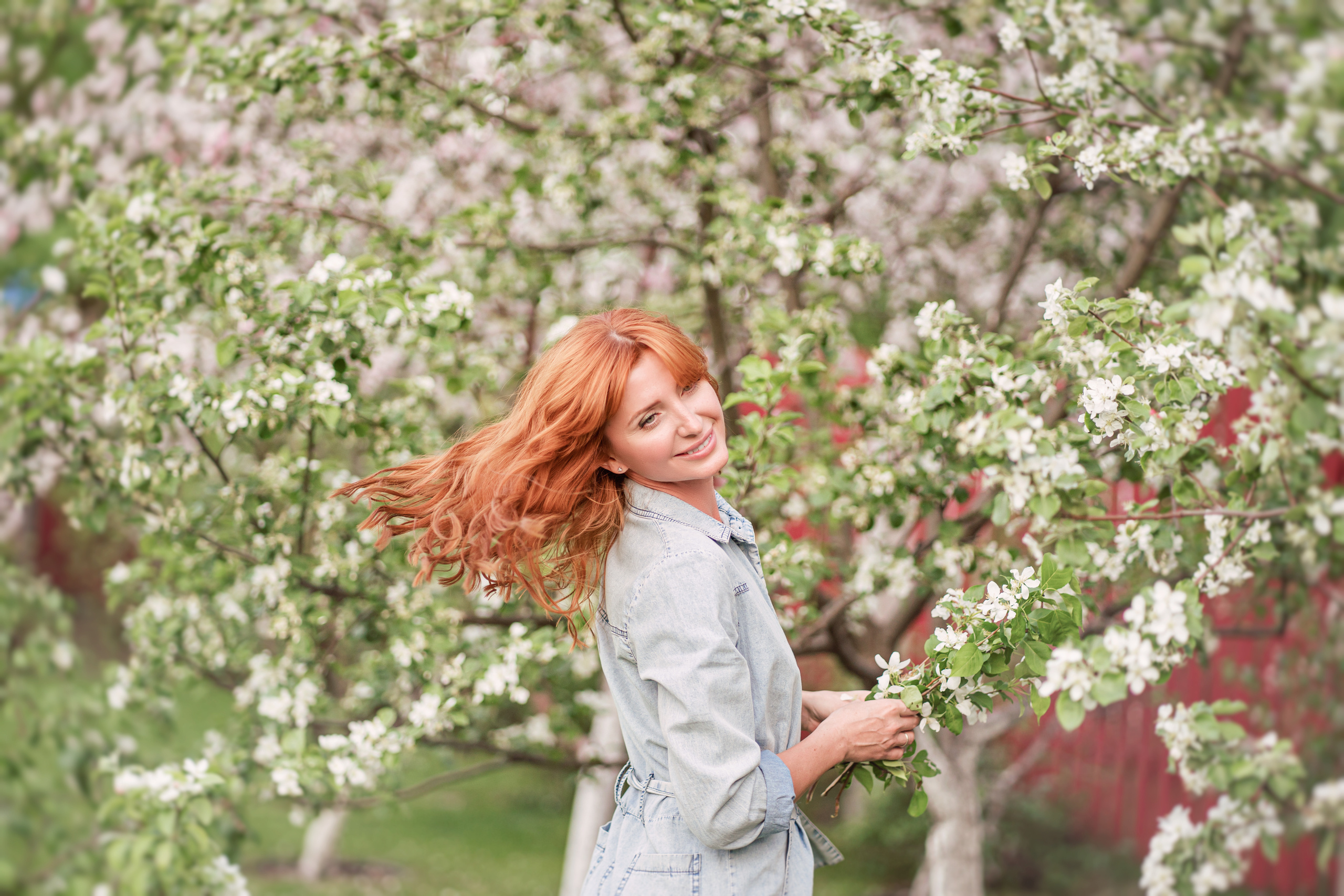 Яблоневый сад. Семейный фотограф, фотосессия беременности в Новосибирске Кристина Киб