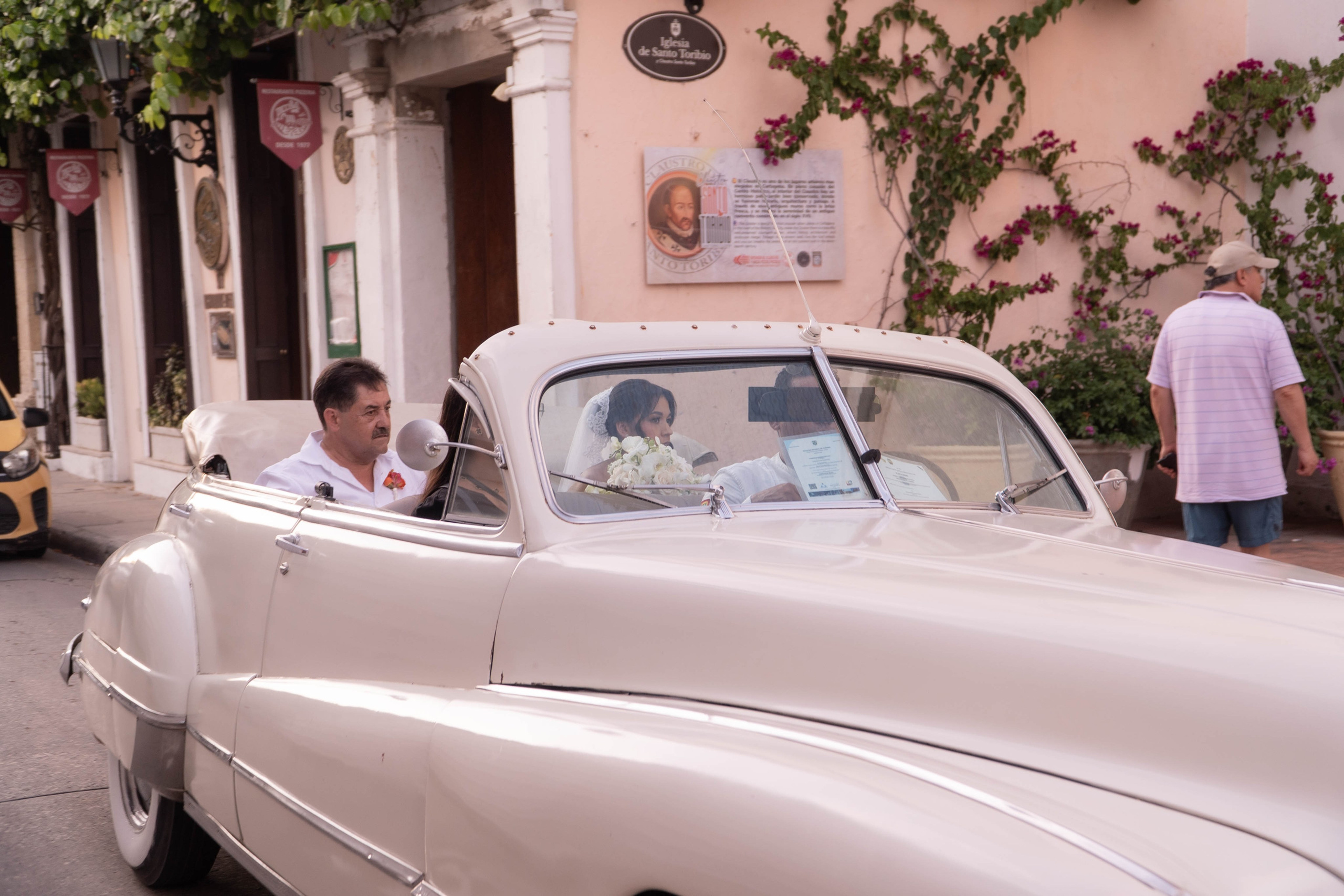 Catalina and Romain. Wedding Photographer in Barcelona and Medellin