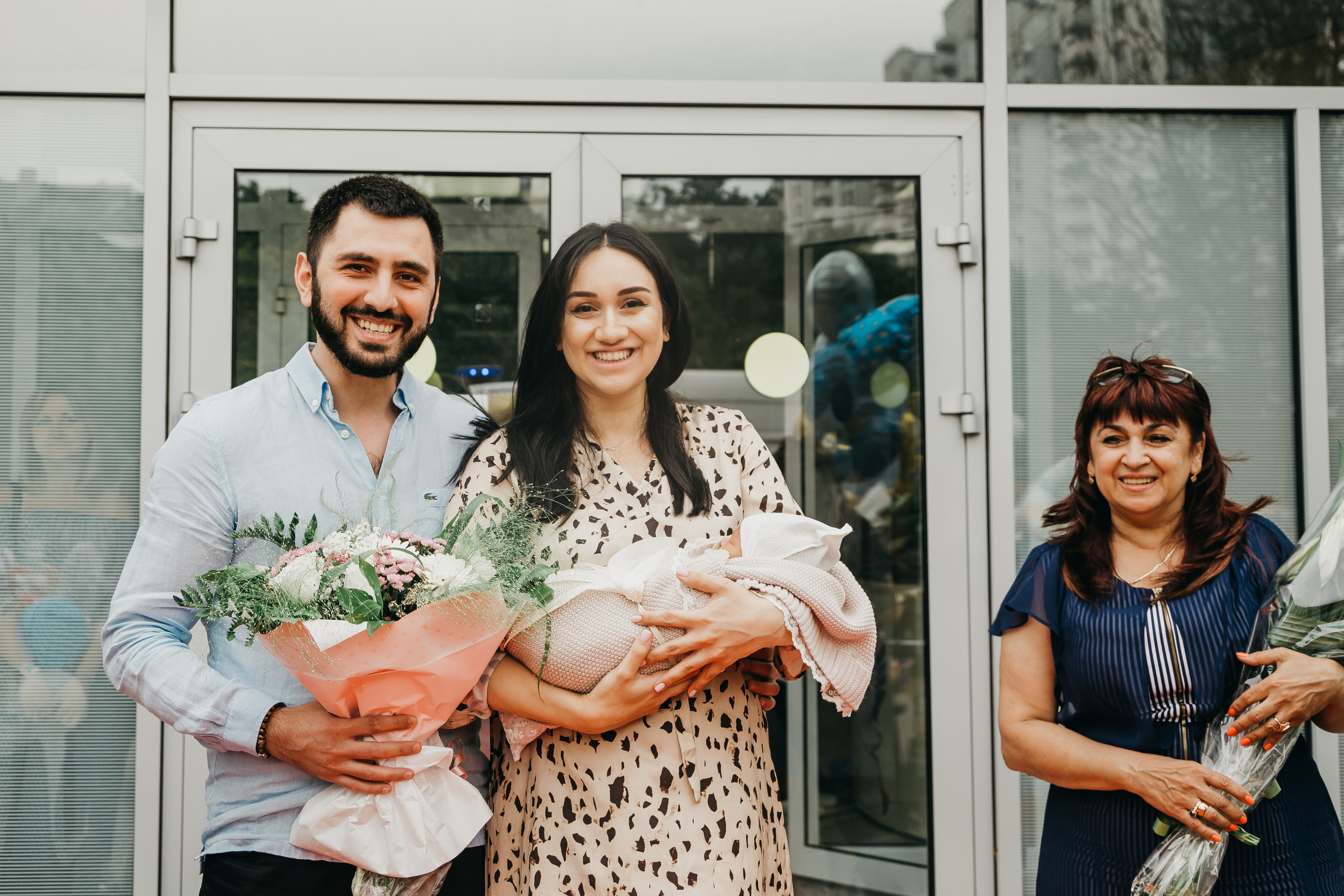 Выписка из роддома. Фотограф Никита Комаров