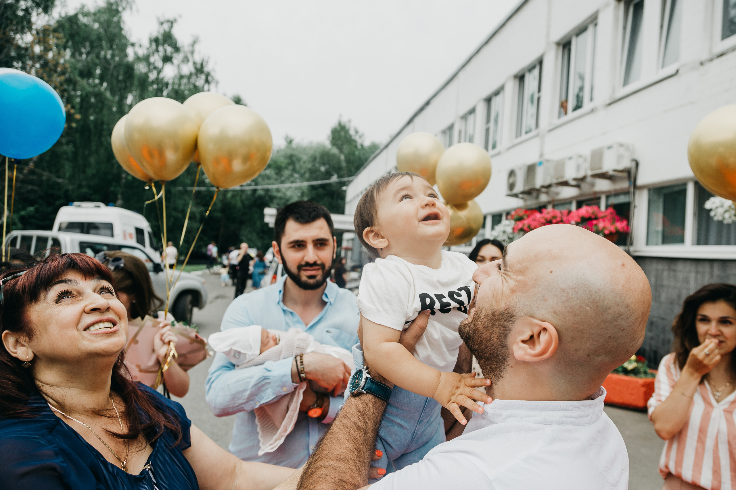 Выписка из роддома. Фотограф Никита Комаров