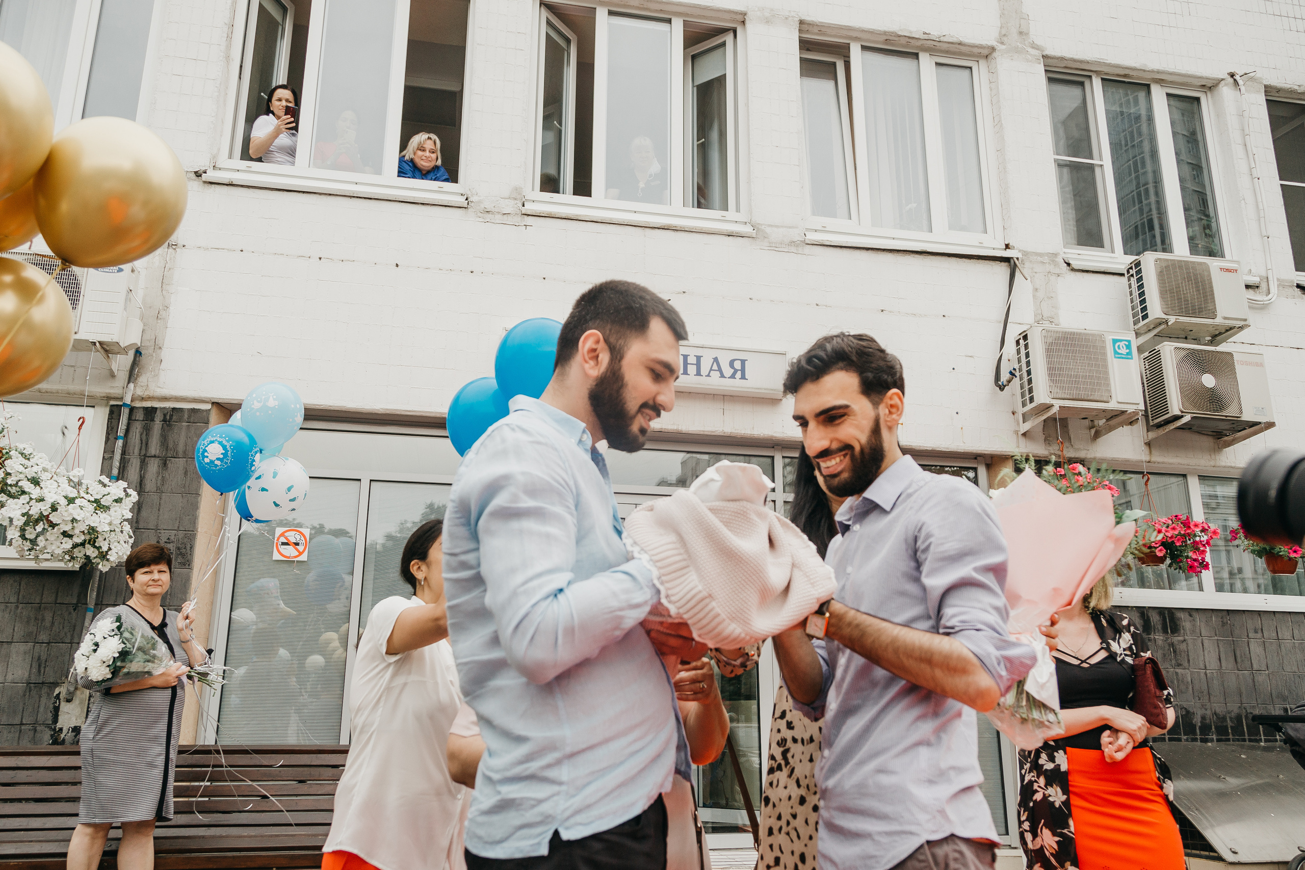 Выписка из роддома. Фотограф Никита Комаров