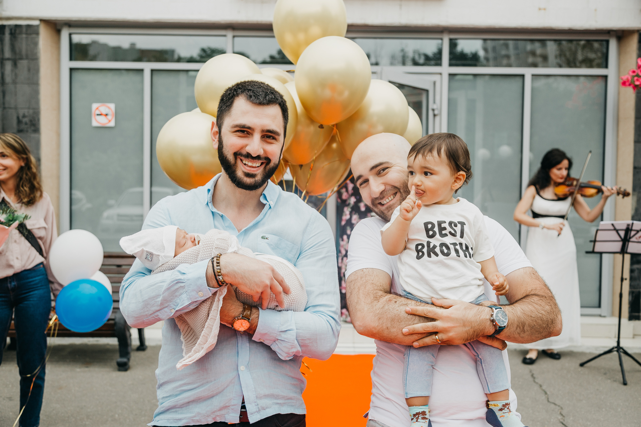 Выписка из роддома. Фотограф Никита Комаров