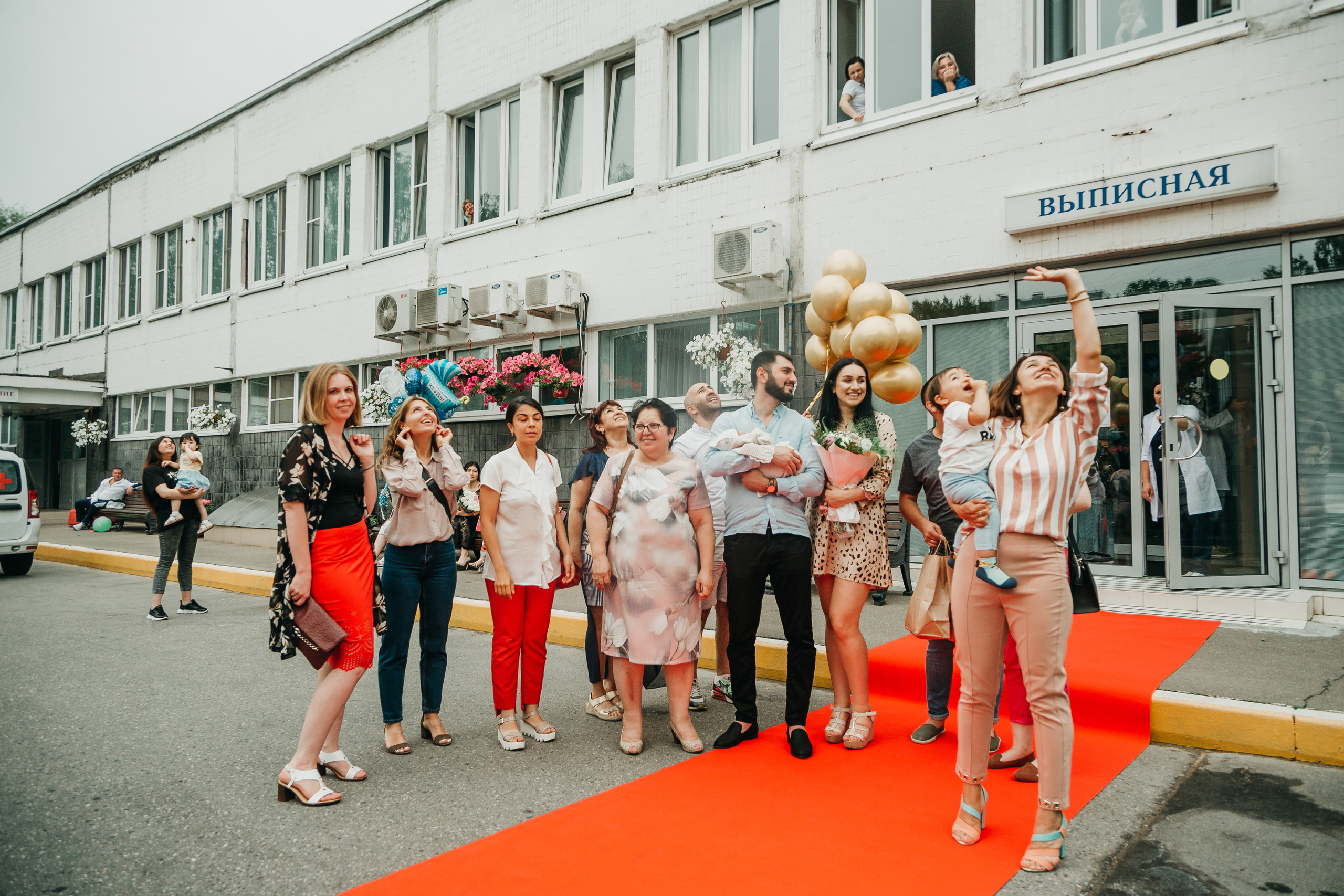 Выписка из роддома. Фотограф Никита Комаров