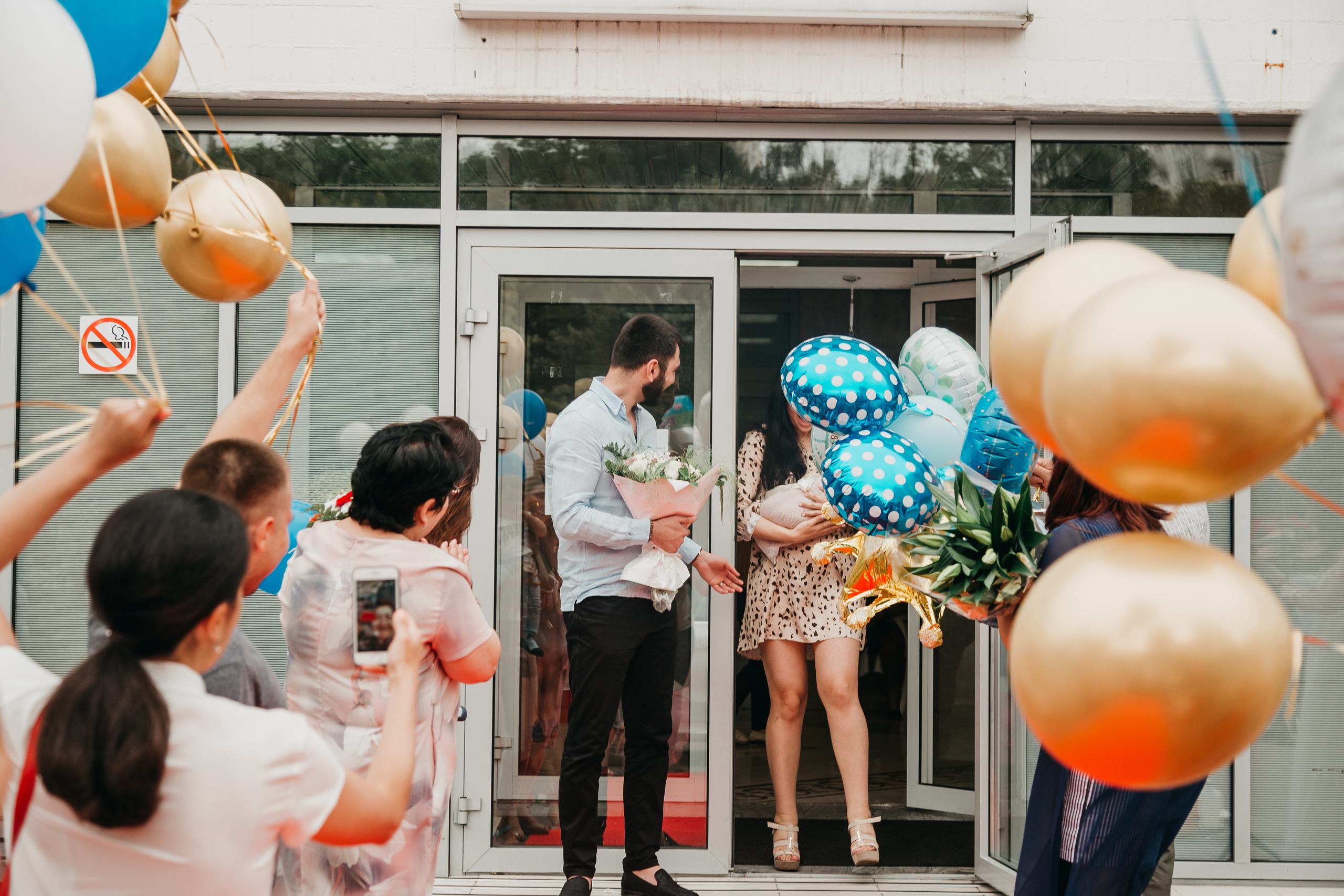 Выписка из роддома. Фотограф Никита Комаров