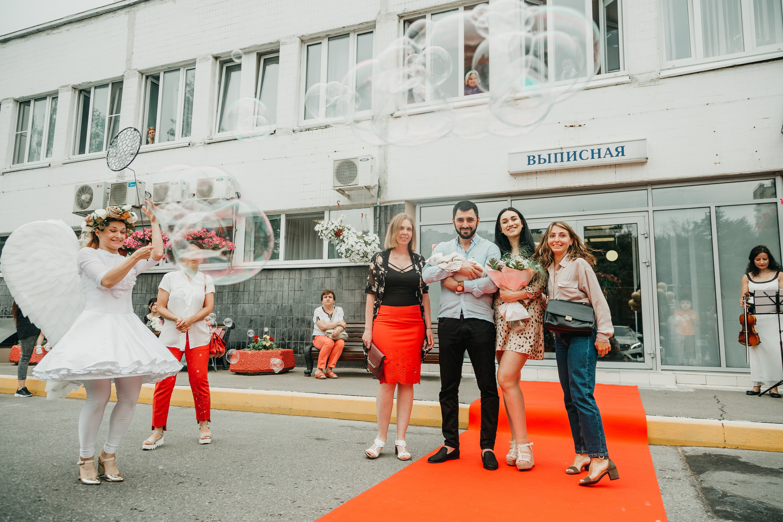 Выписка из роддома. Фотограф Никита Комаров