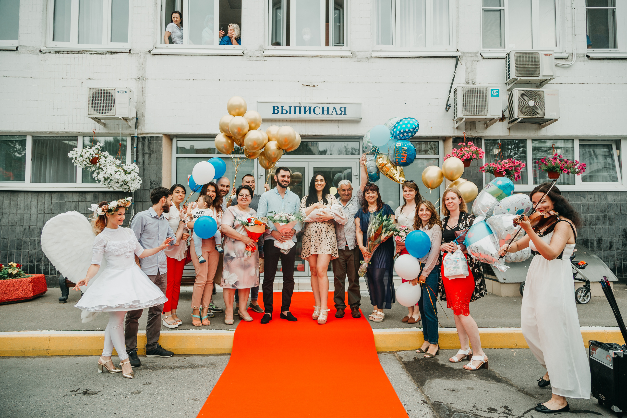 Выписка из роддома. Фотограф Никита Комаров