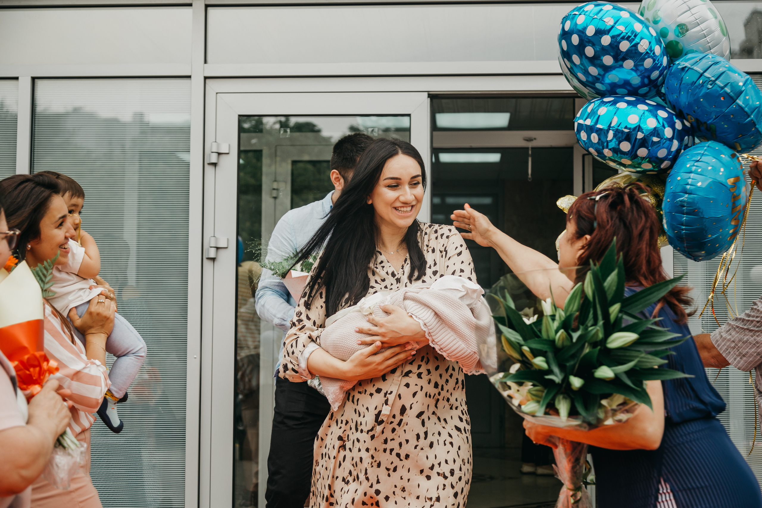Выписка из роддома. Фотограф Никита Комаров
