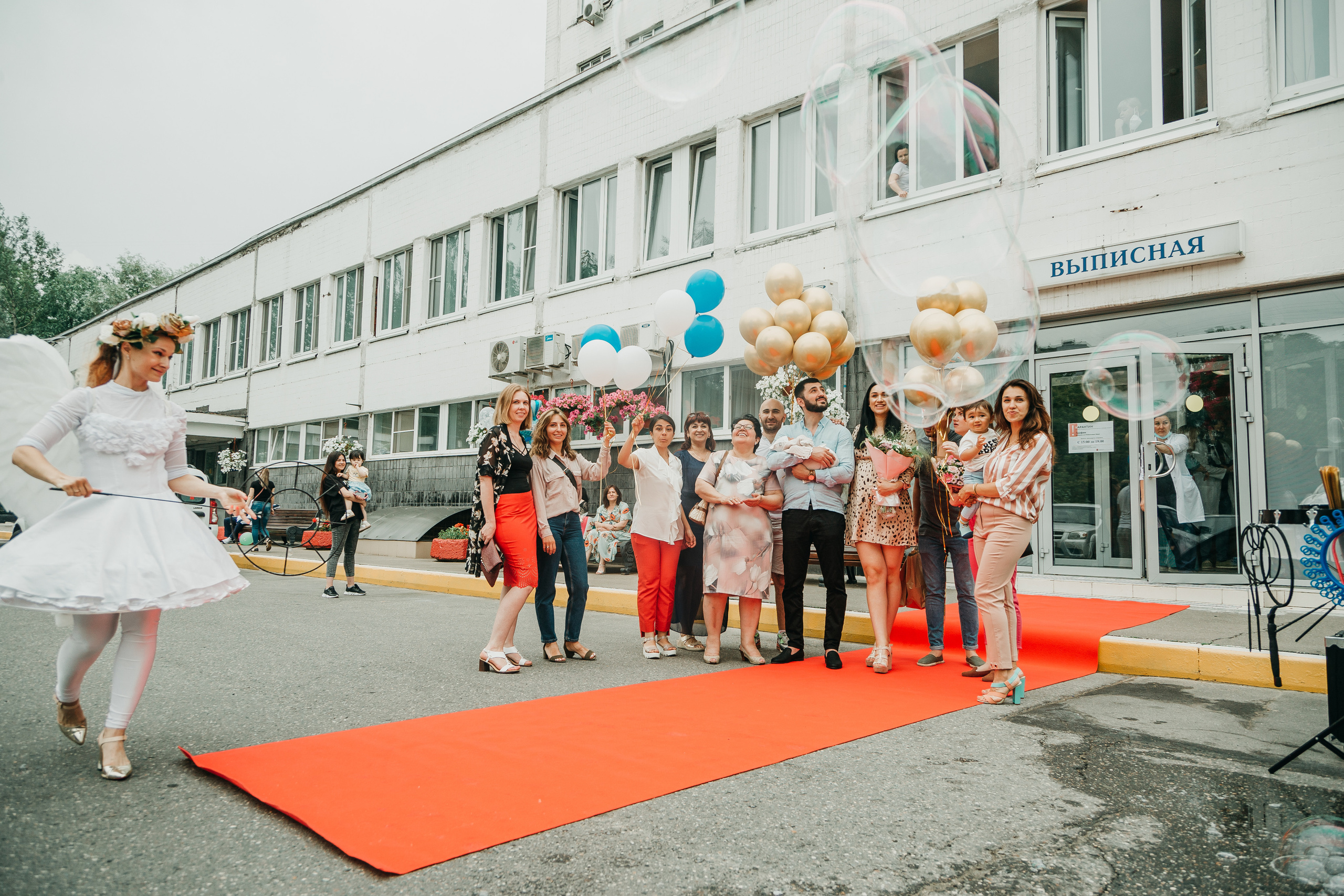 Выписка из роддома. Фотограф Никита Комаров