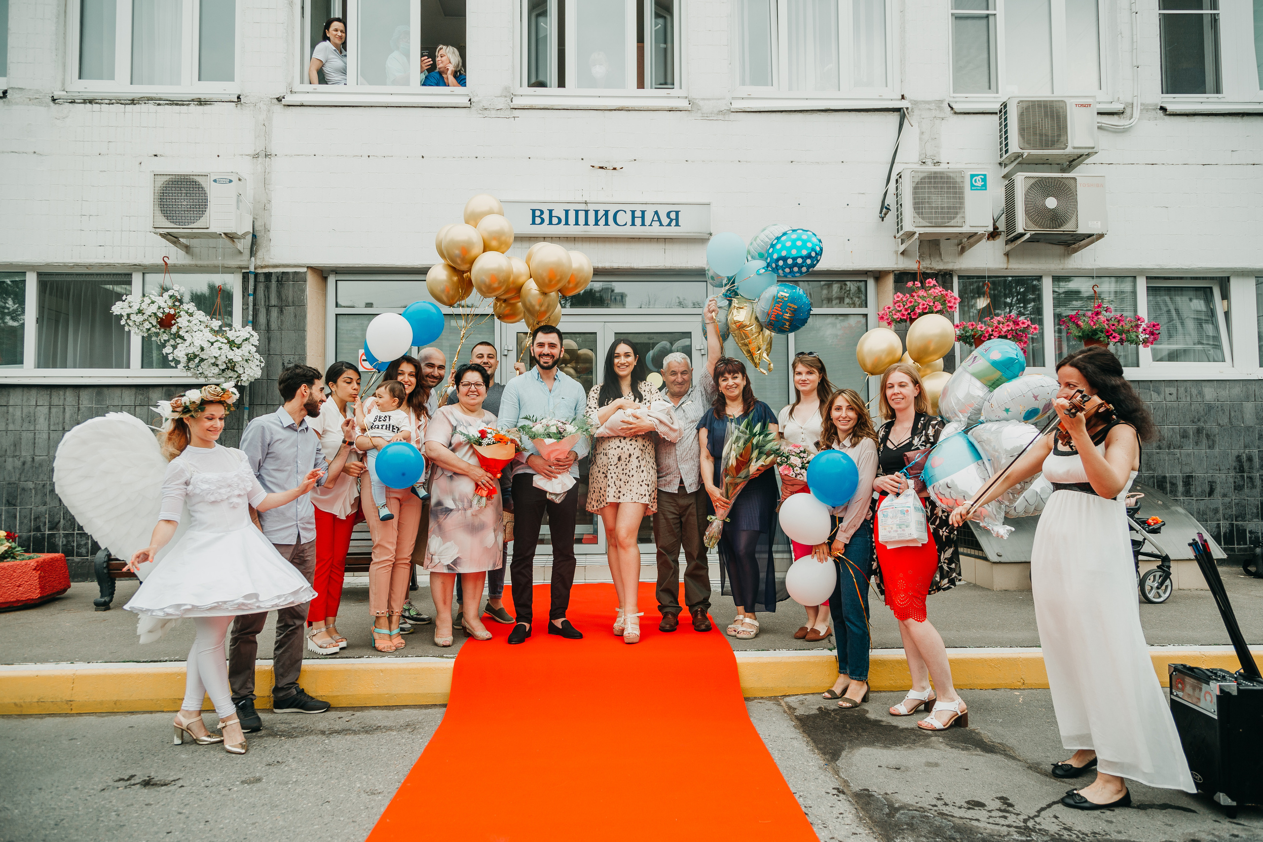 Выписка из роддома. Фотограф Никита Комаров