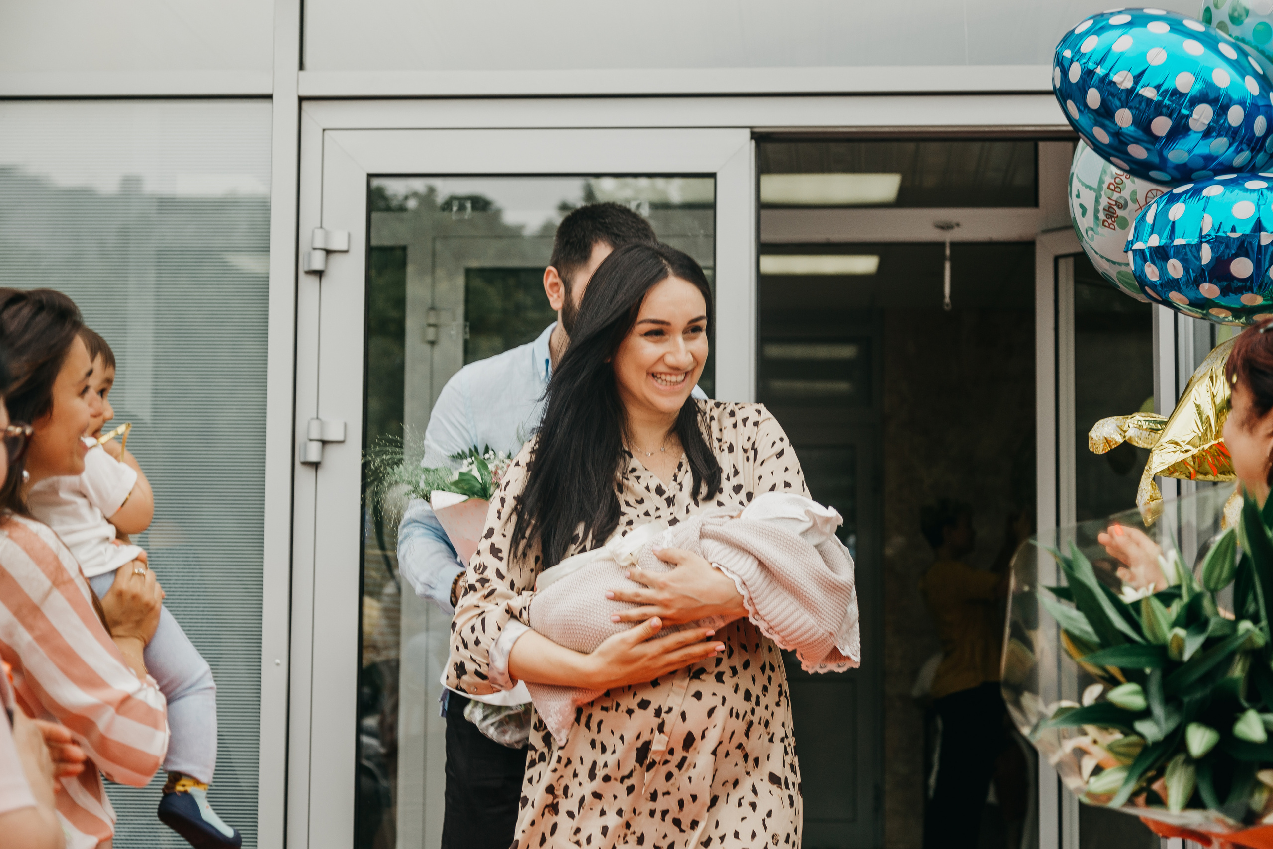 Выписка из роддома. Фотограф Никита Комаров