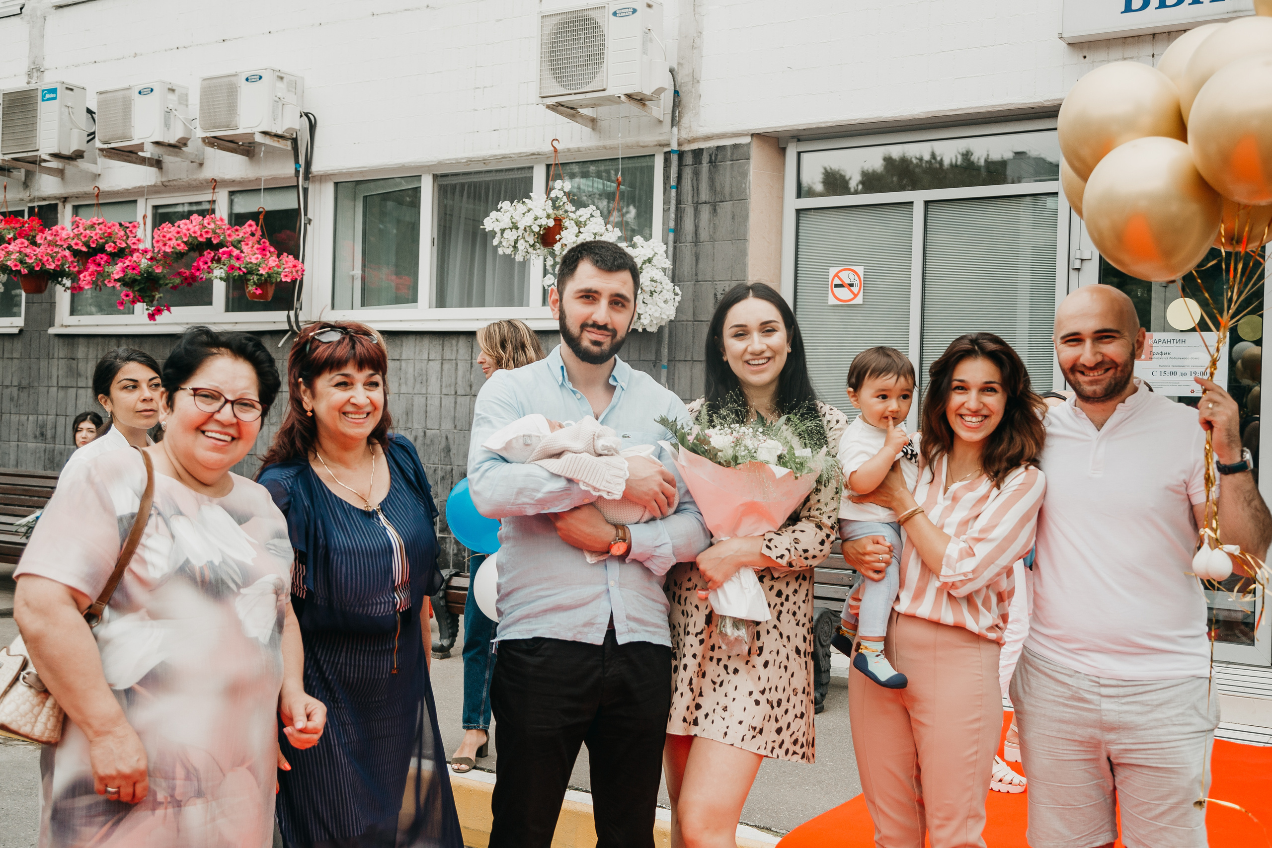 Выписка из роддома. Фотограф Никита Комаров