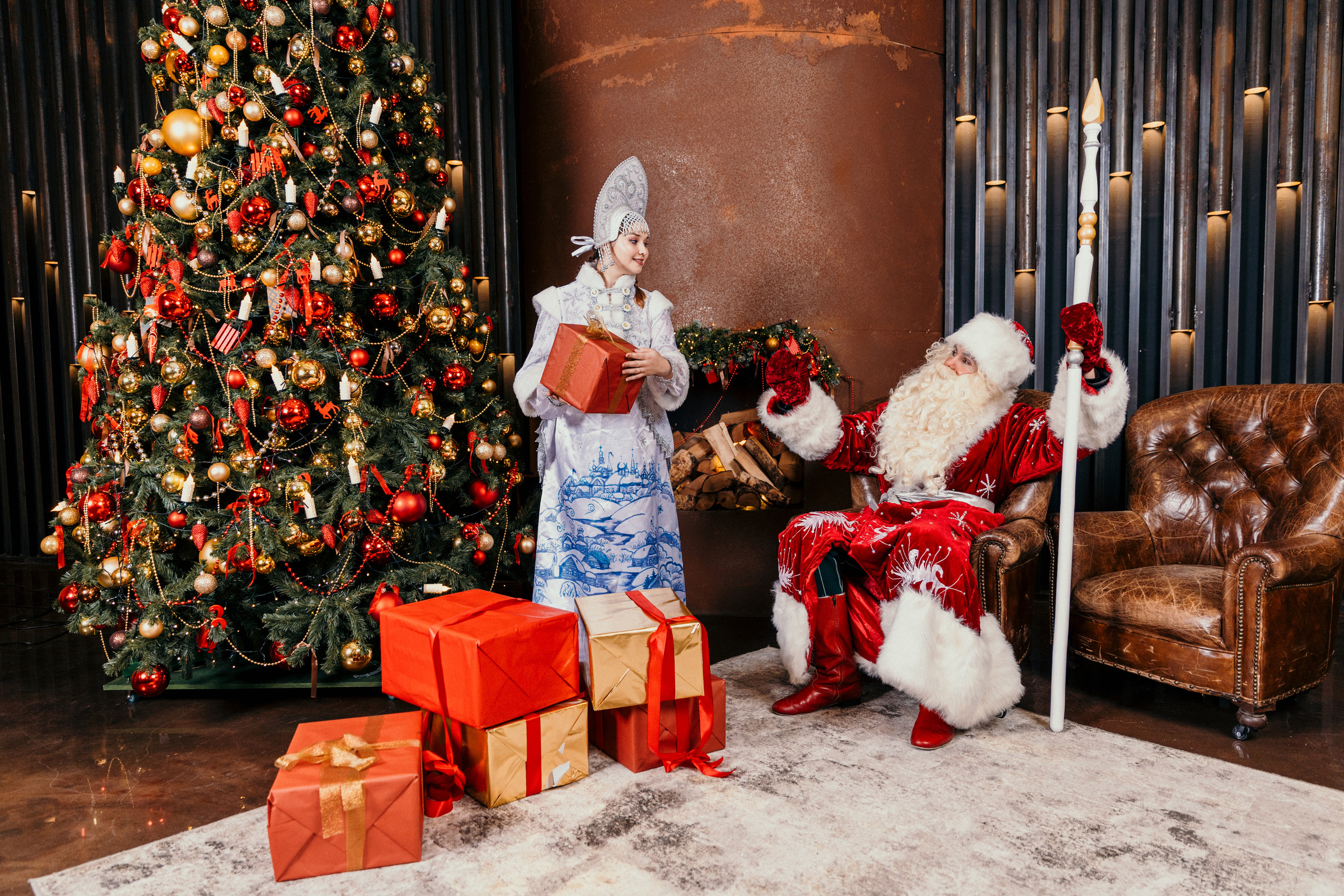 Дед Мороз и Снегурочка. Фотограф Никита Комаров