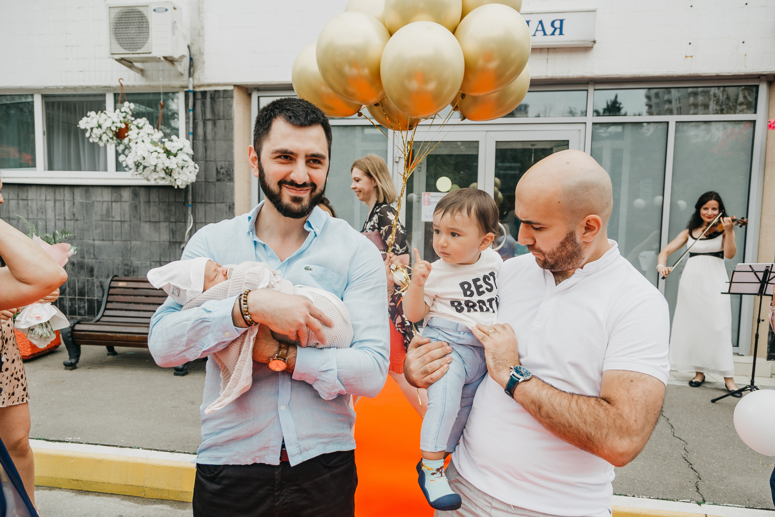 Выписка из роддома. Фотограф Никита Комаров