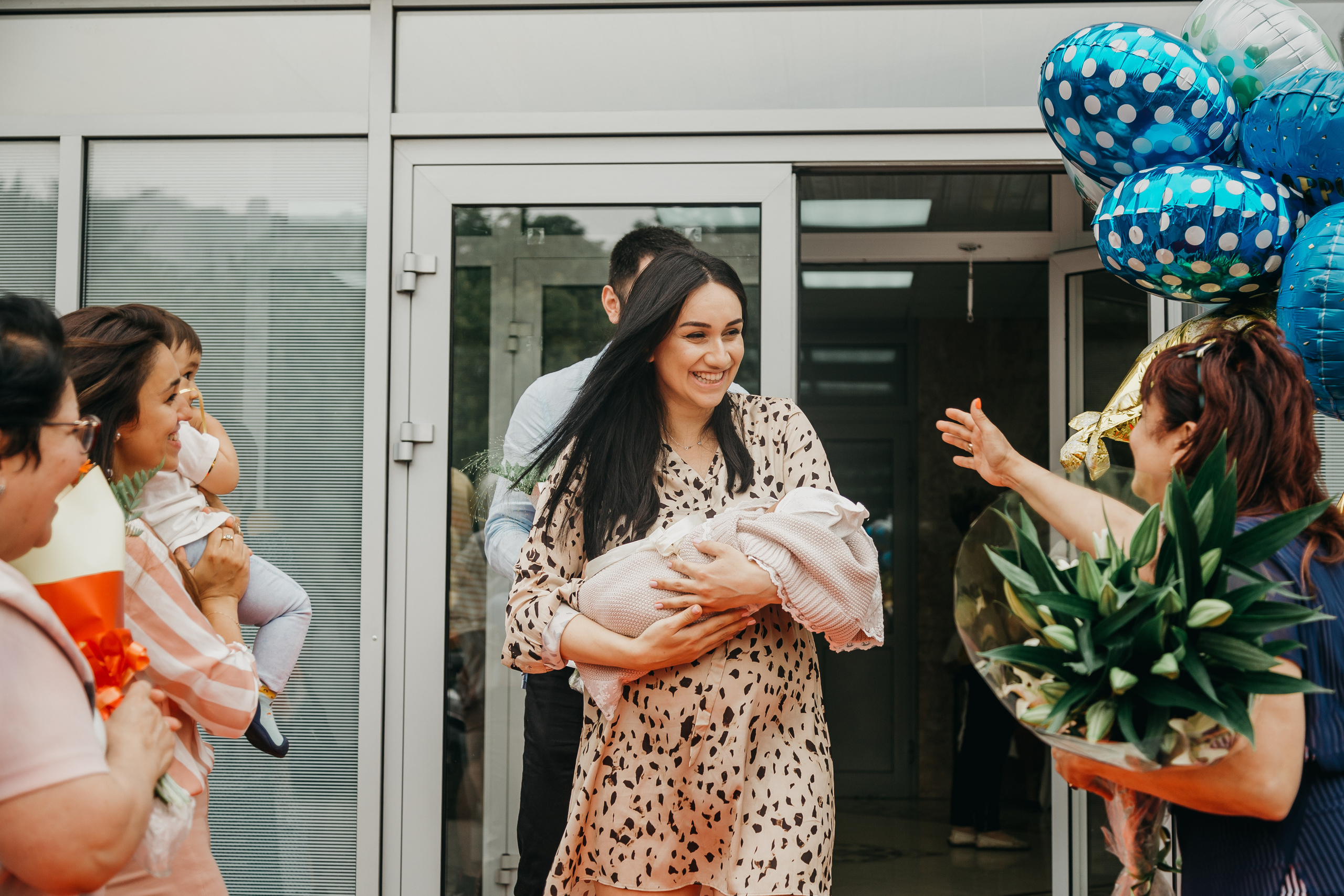 Выписка из роддома. Фотограф Никита Комаров