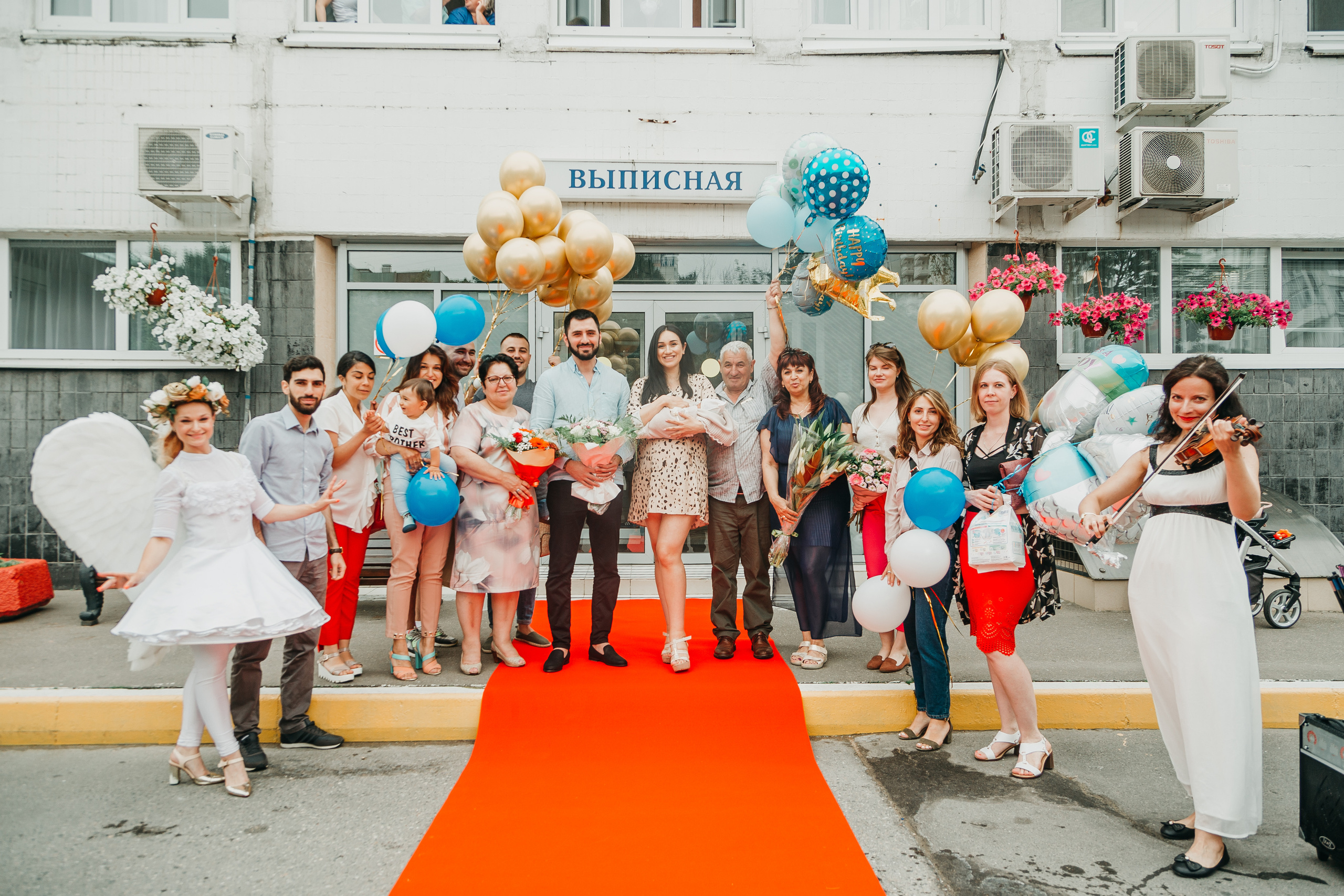 Выписка из роддома. Фотограф Никита Комаров