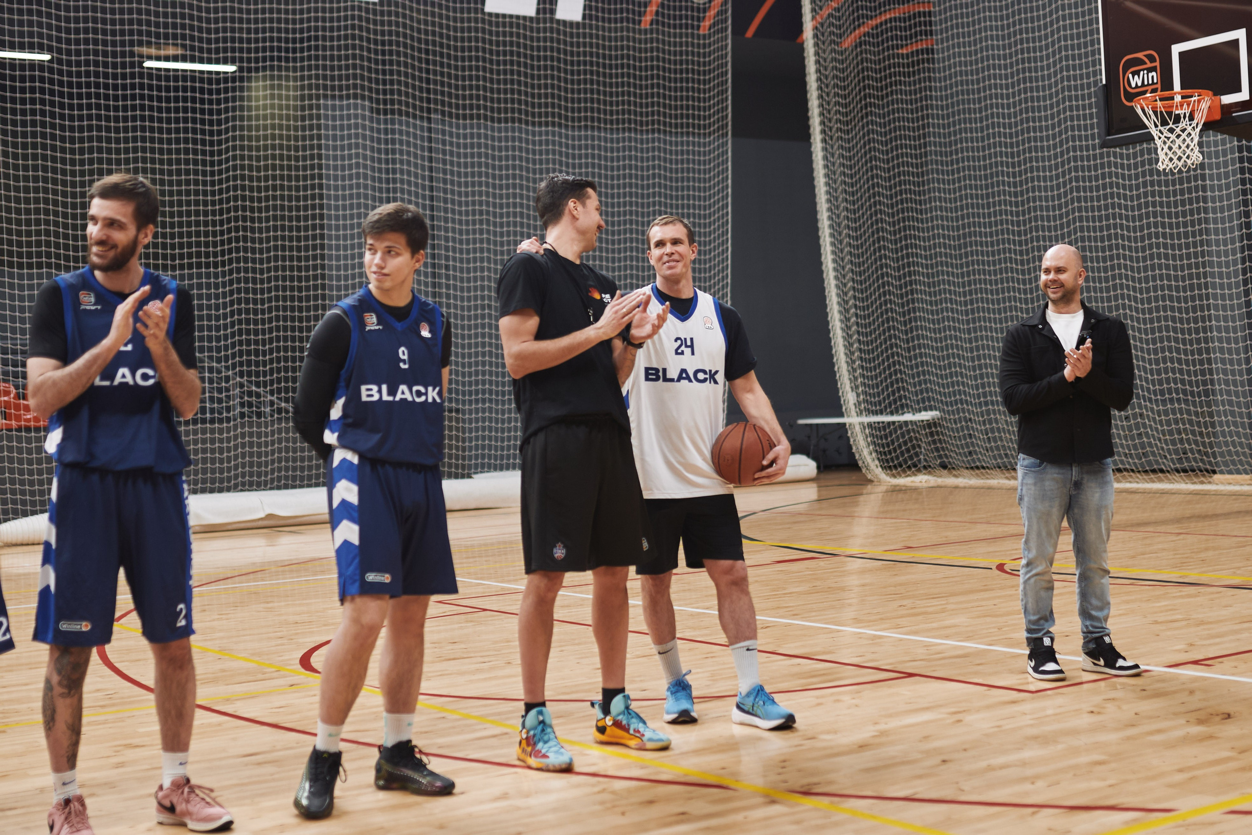 Новогодний баскетбол 2025. Детская лига. Евгений Бреча. Коммерческий и бэкстейдж фотограф в Москве