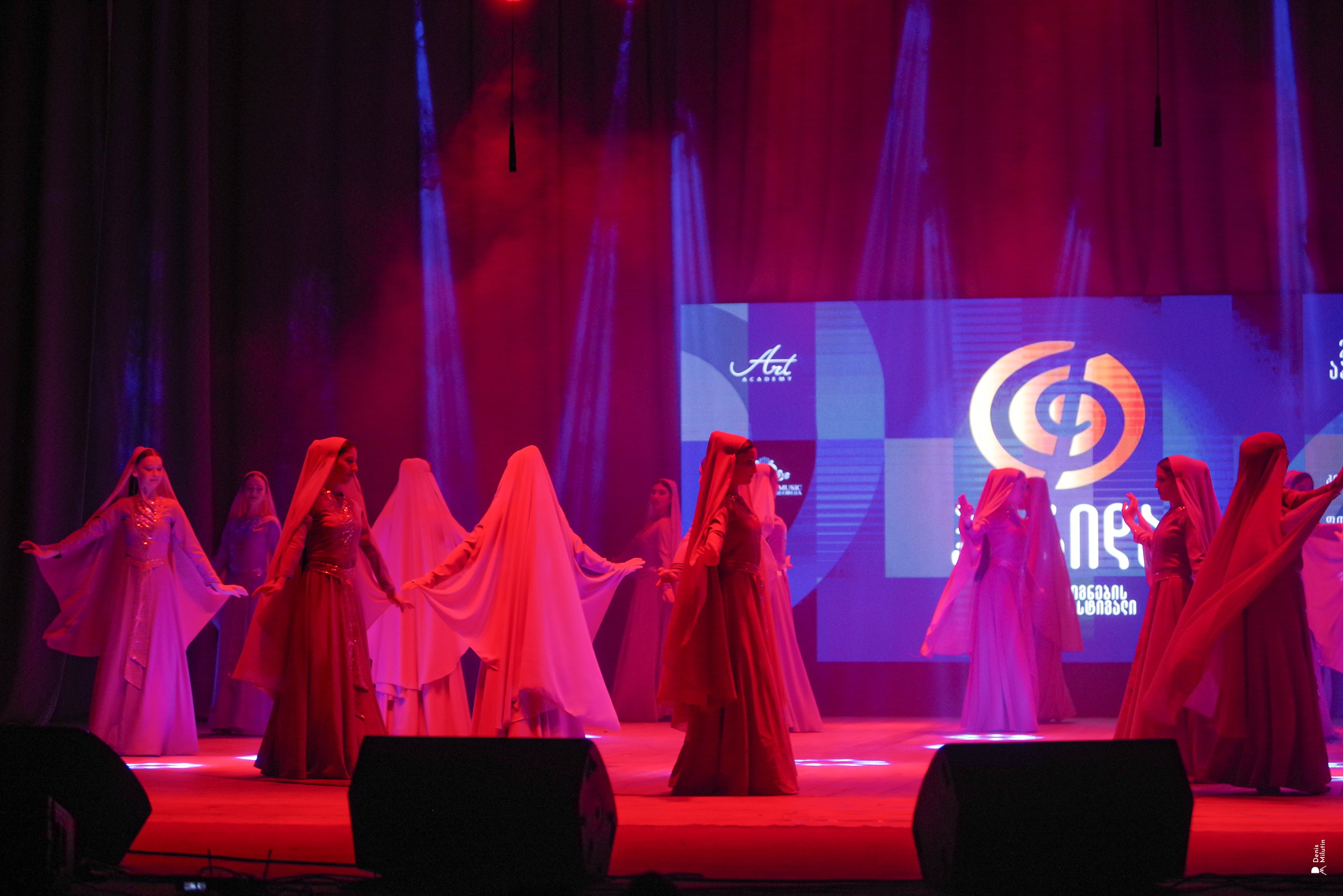 Танцы в Хоби. Портретный фотограф Денис Милютин