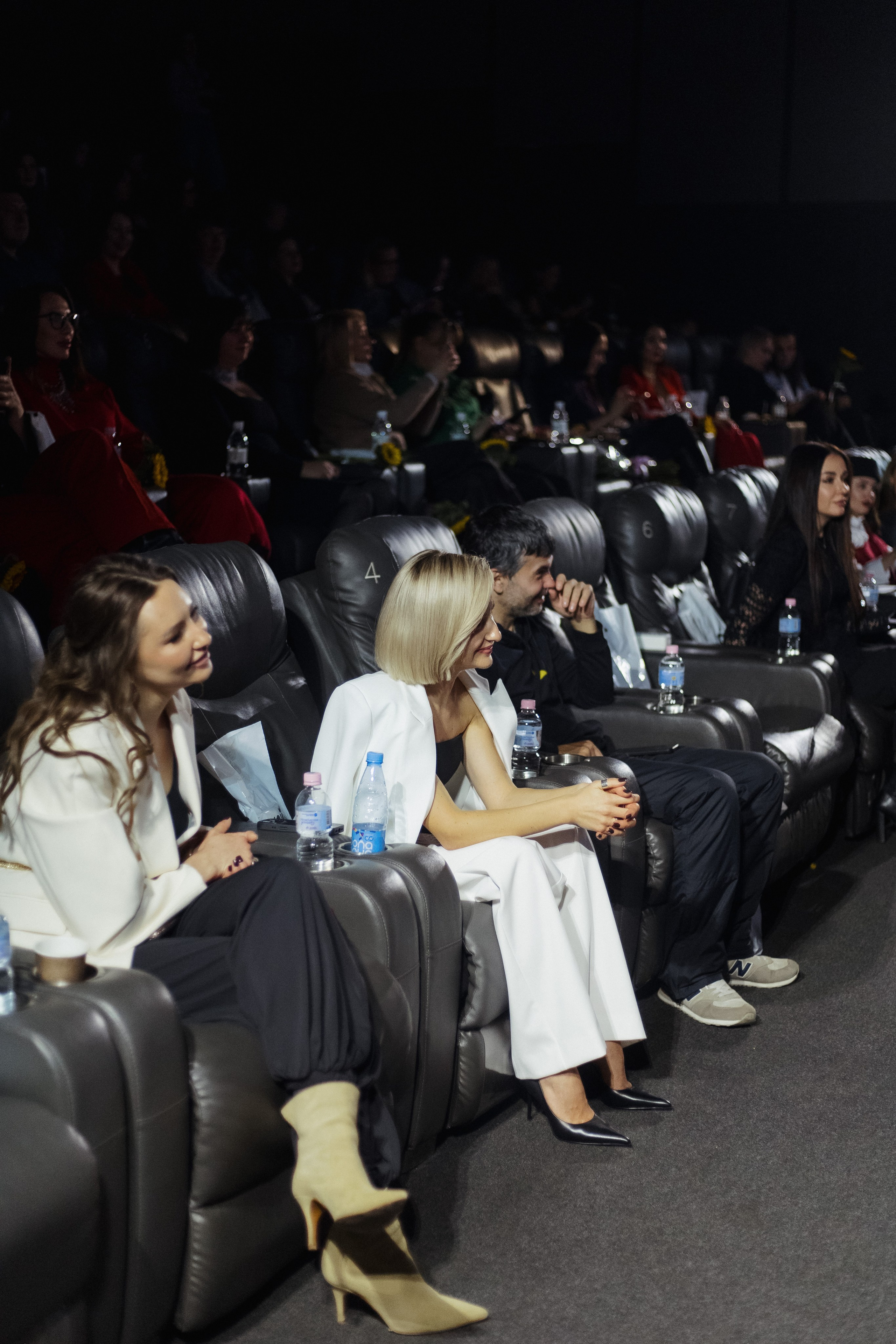 ФЭШН КОНФА. СВОИ. ФОТООТЧЕТЫ-СОБЫТИЯ-МЕСТА